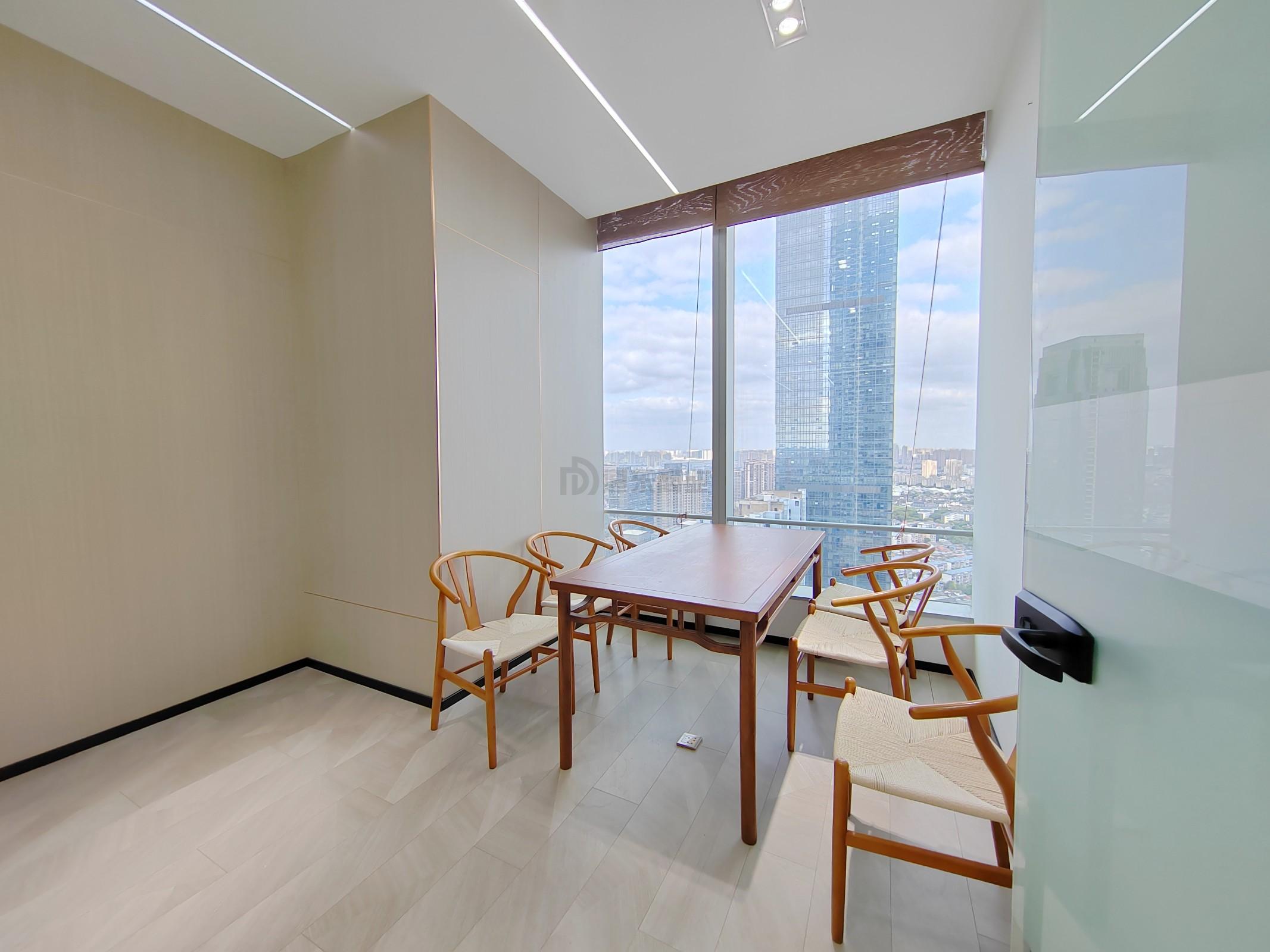 国金中心面积221平