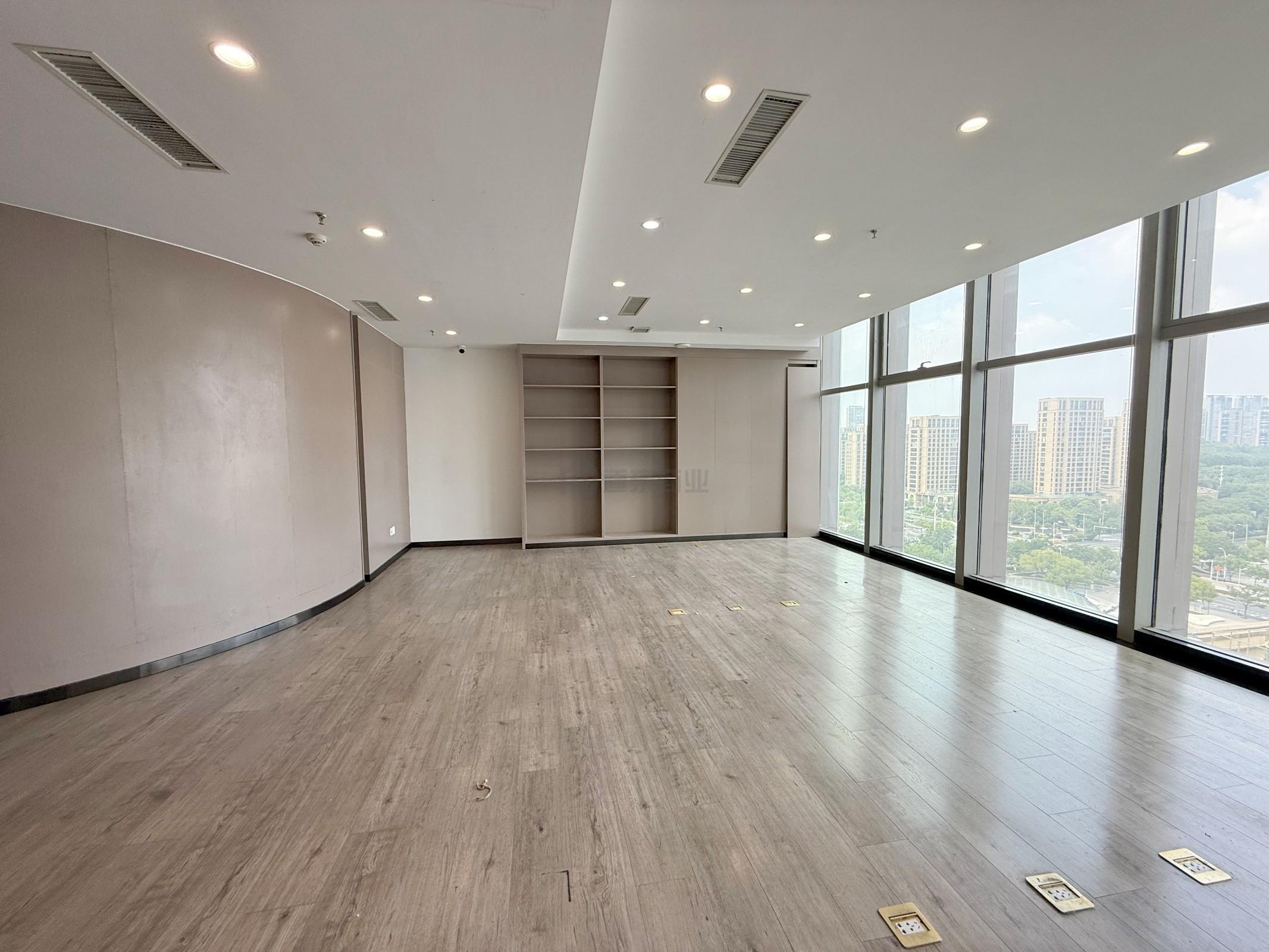 海岸中心面积196平