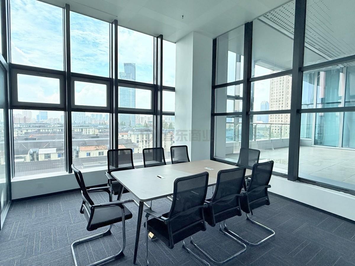 芯享汇面积208平