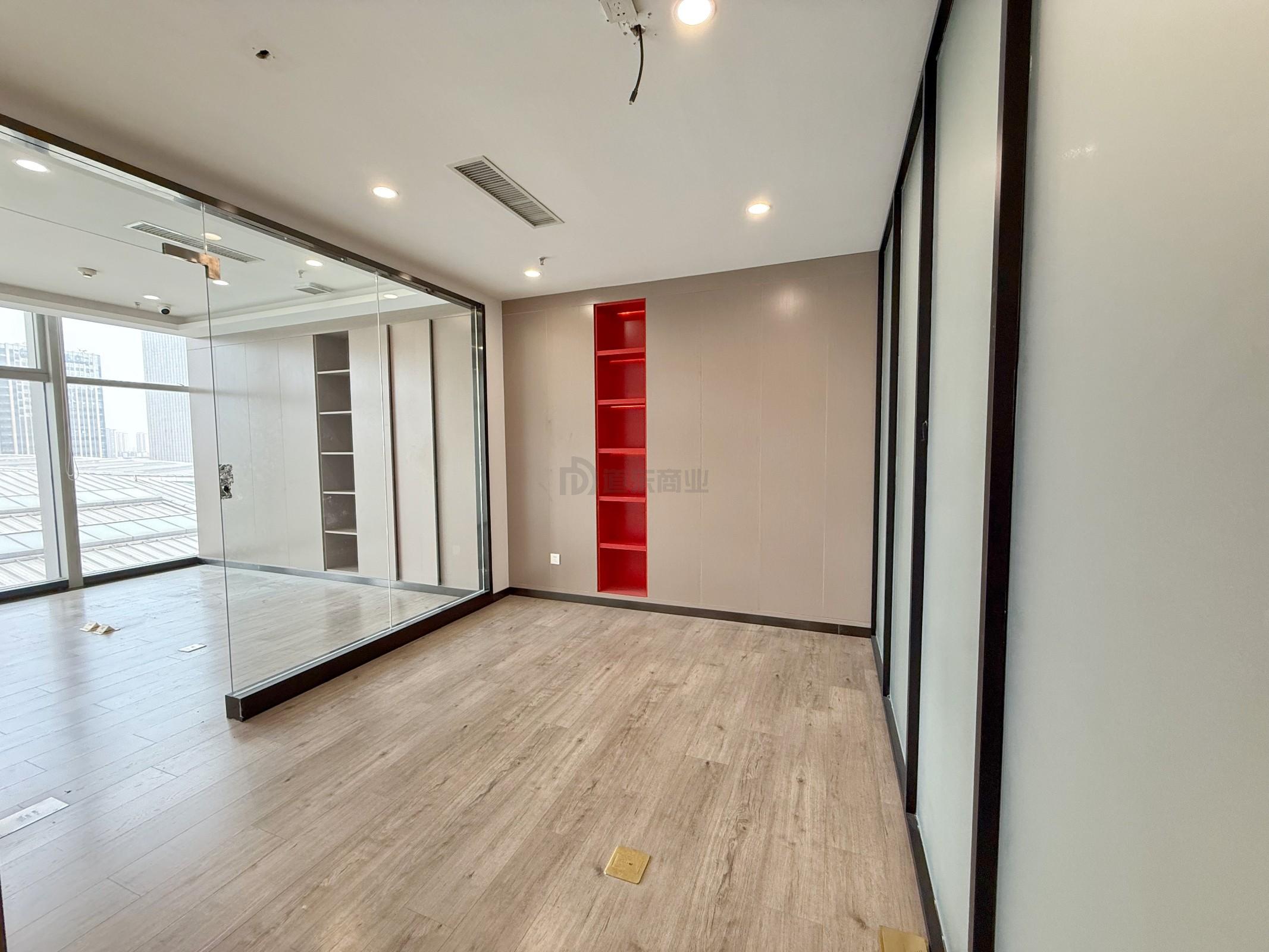 海岸中心面积196平