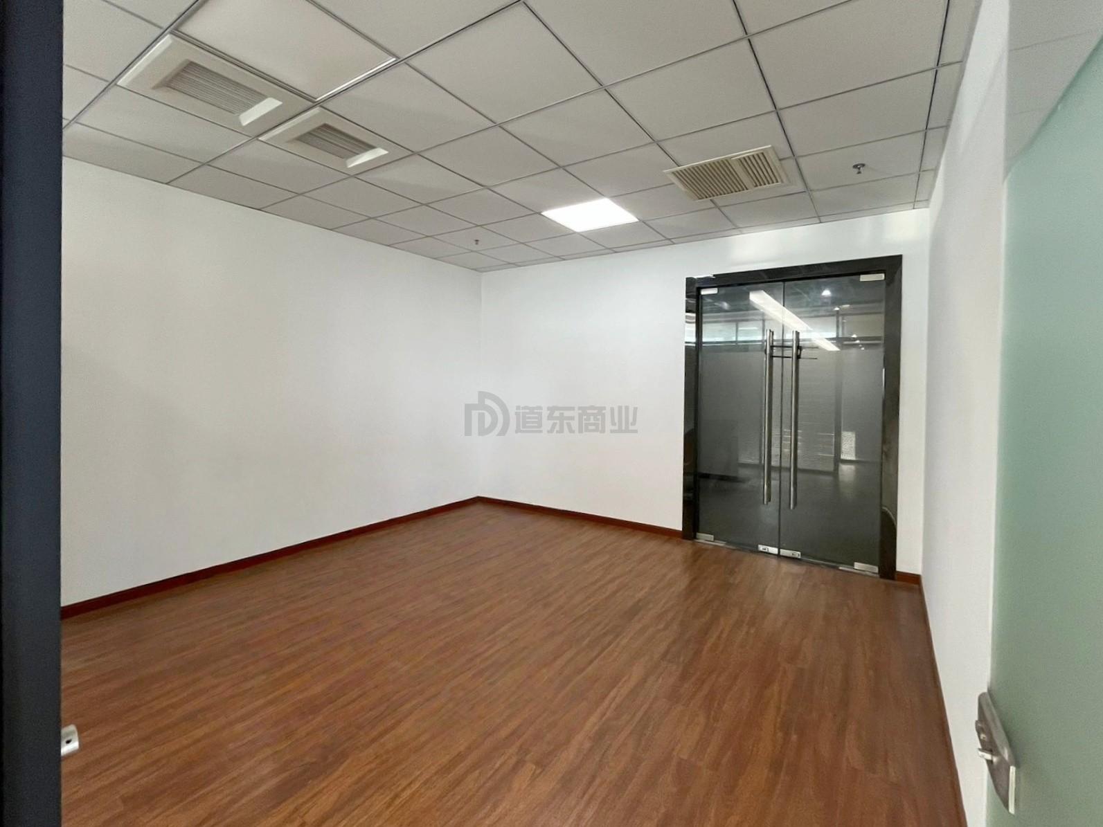 联合金融大厦面积306平