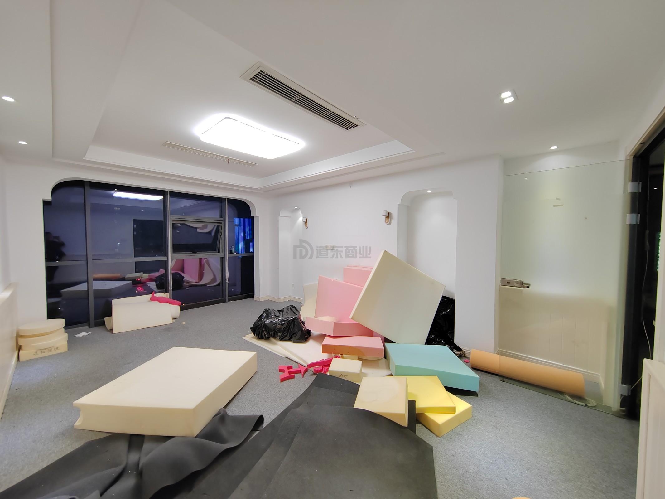 恒威大厦面积34平