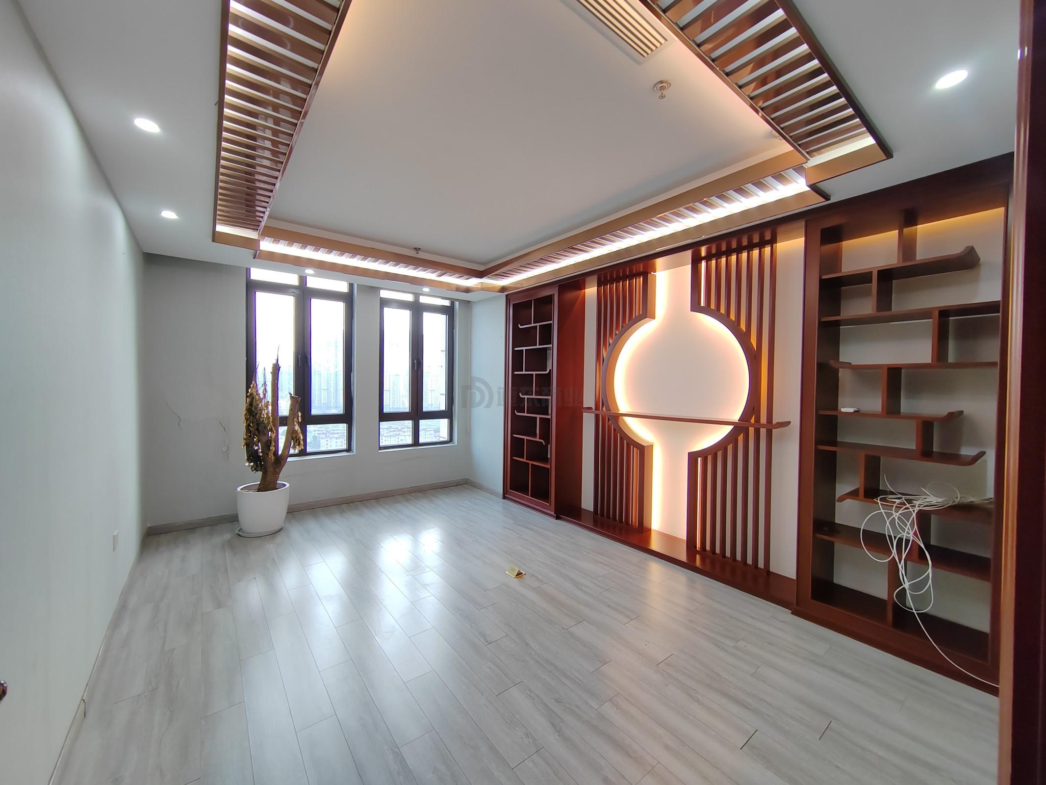 圆融发展中心面积652平