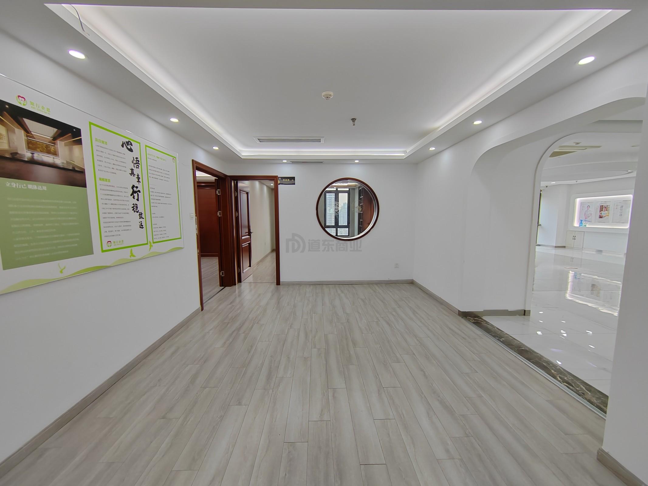 圆融发展中心面积652平