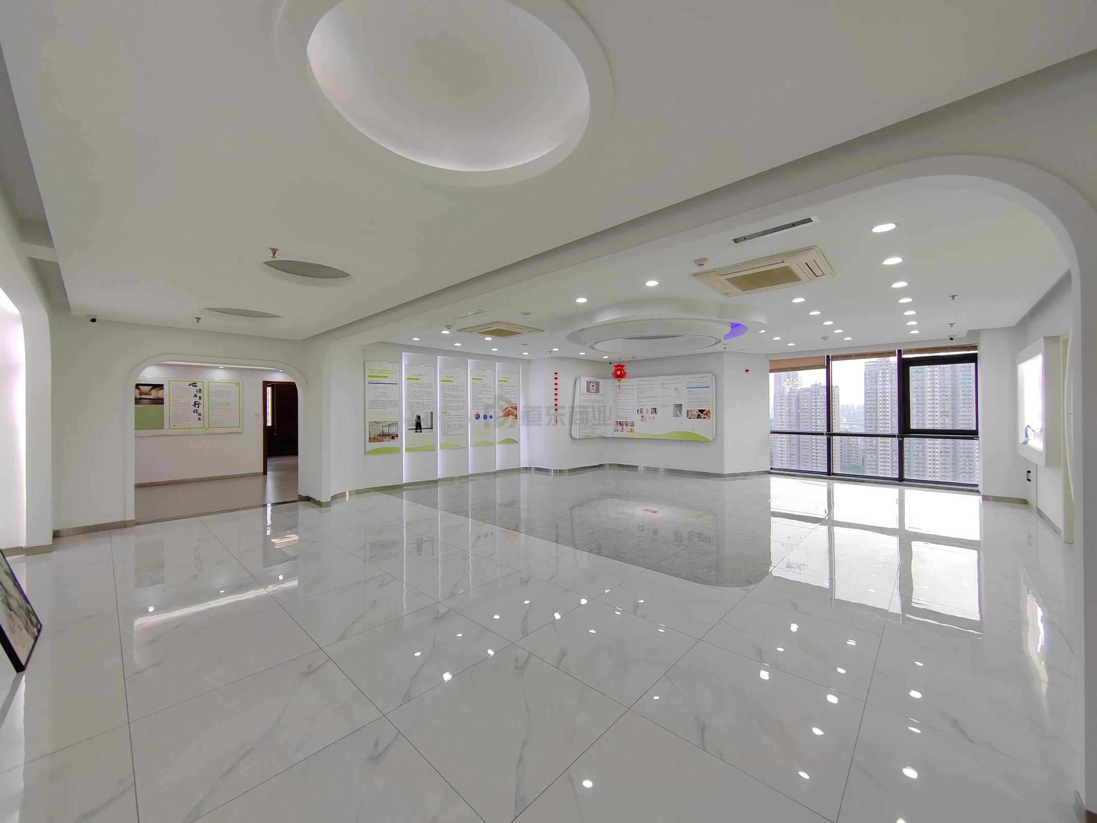 圆融发展中心面积652平