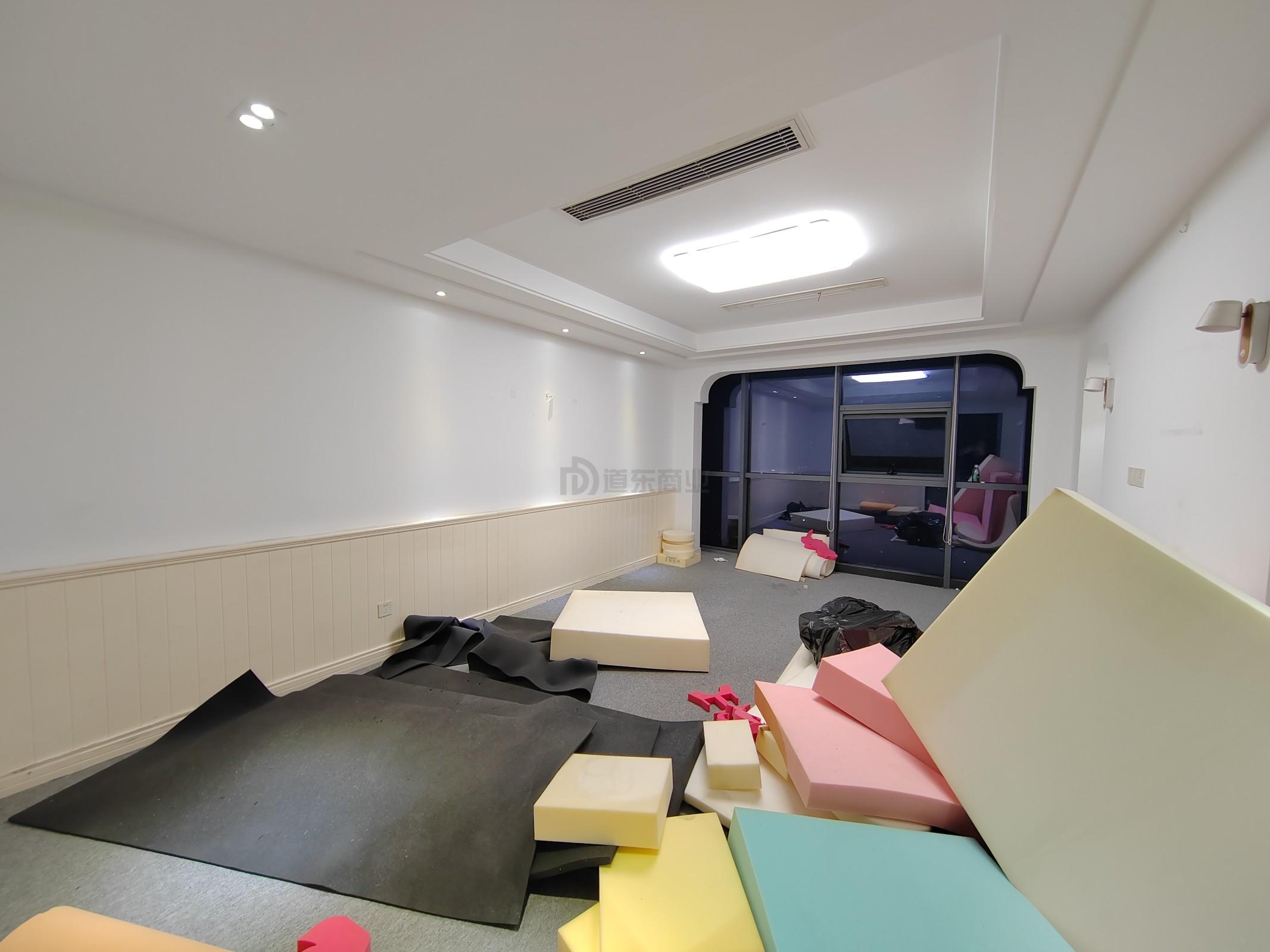 恒威大厦面积34平