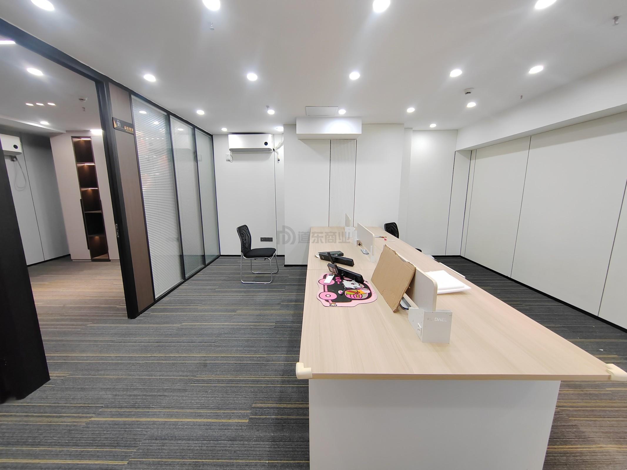 时代中心大厦面积102平