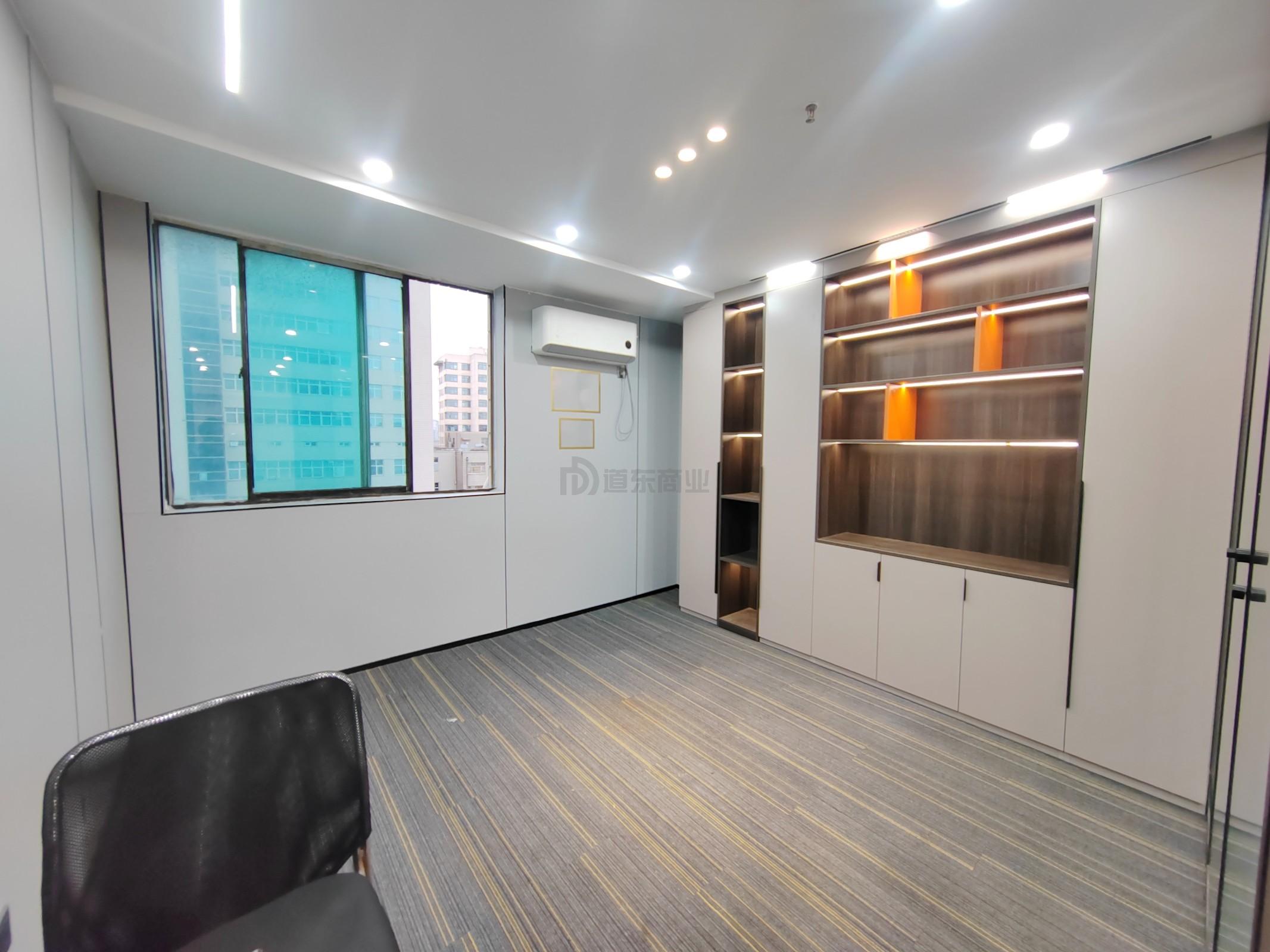 时代中心大厦面积102平