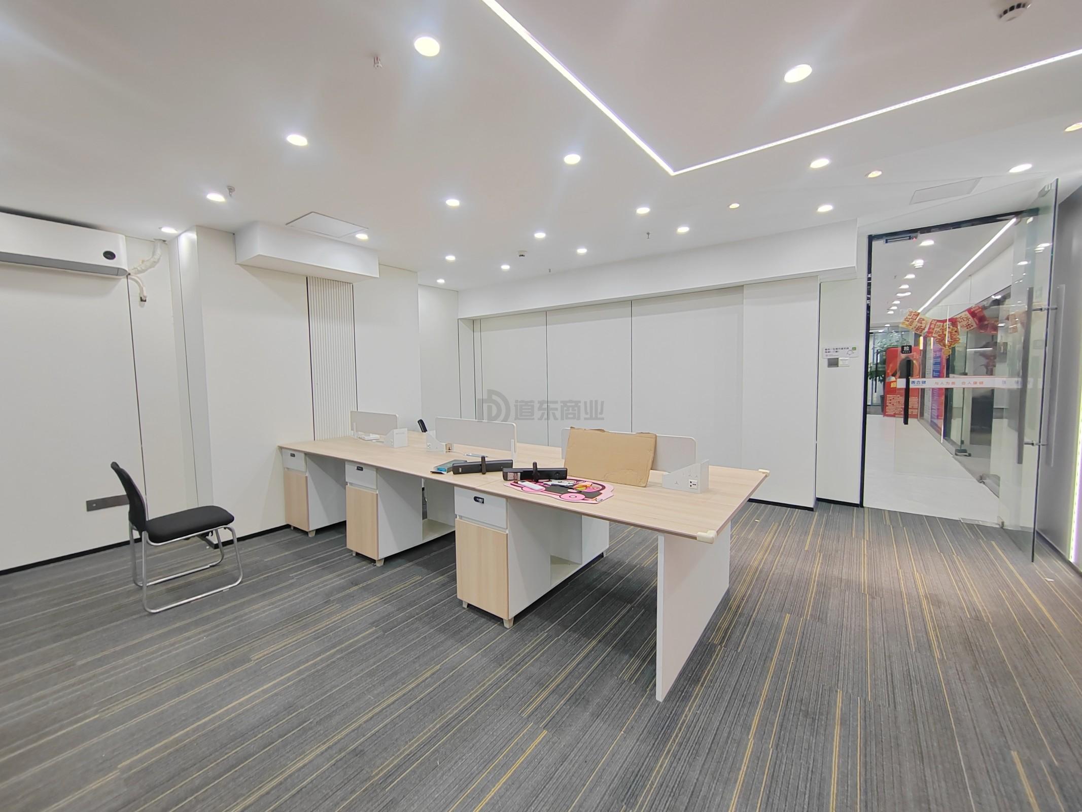 时代中心大厦面积102平