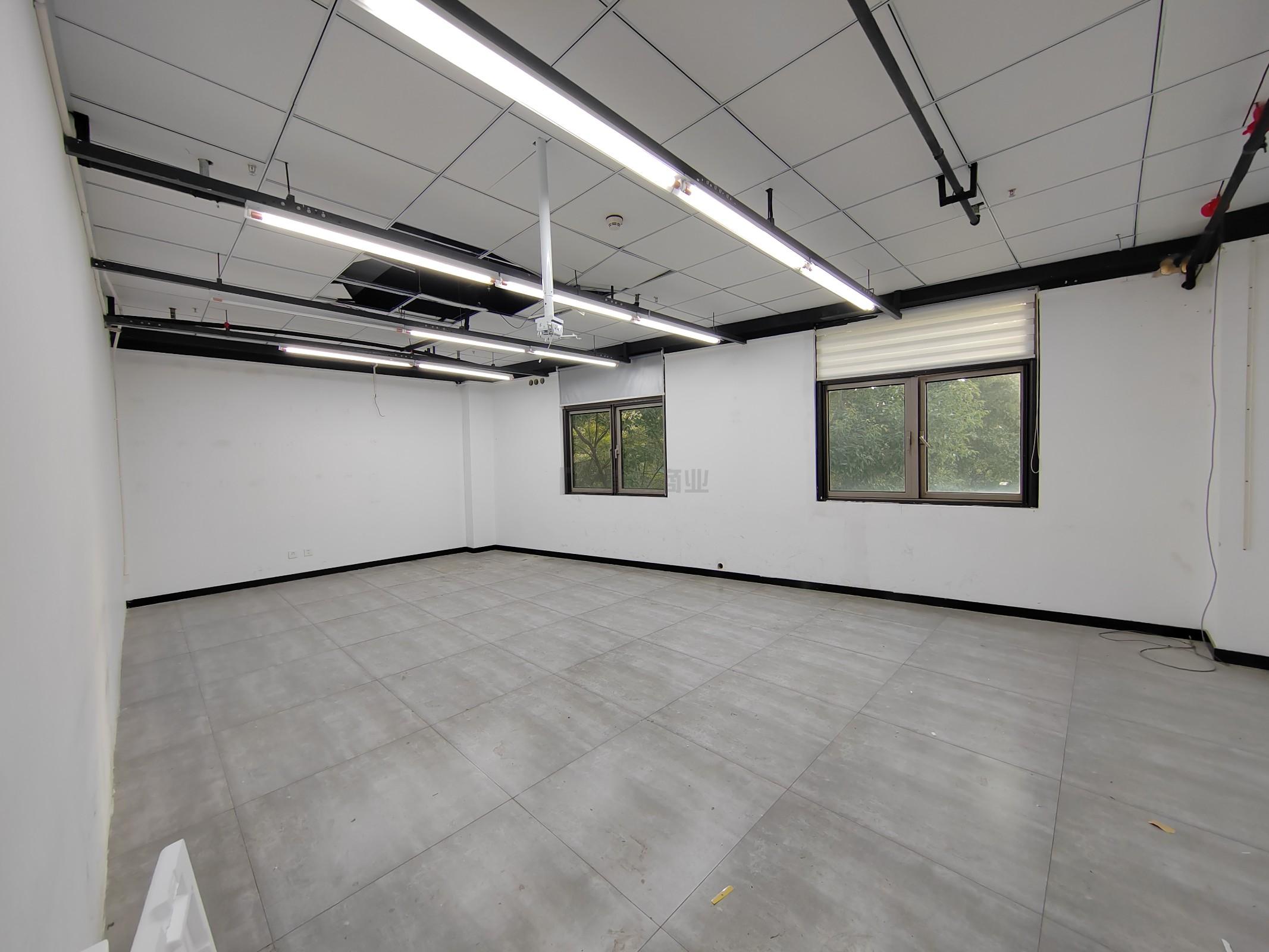 庆丰园面积251平