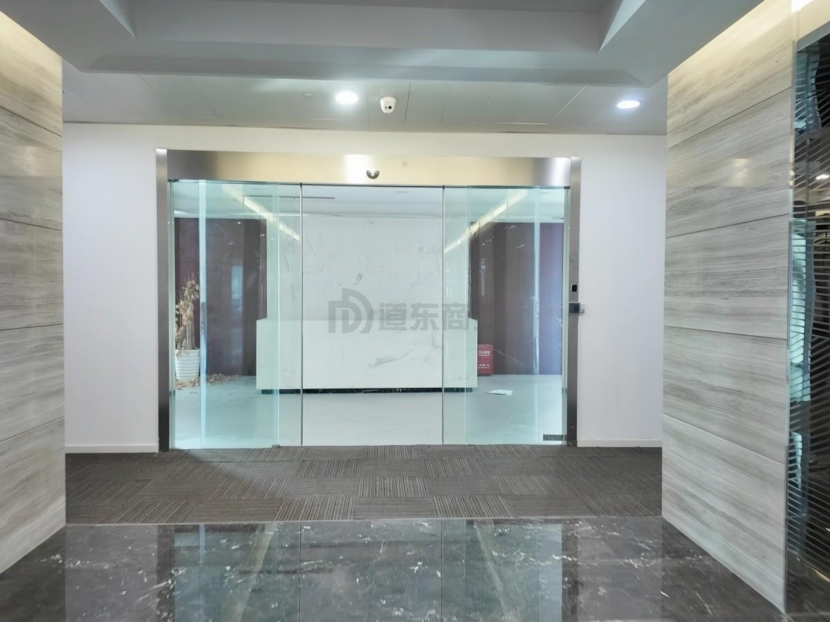 上海中心城开国际619平米办公室出租