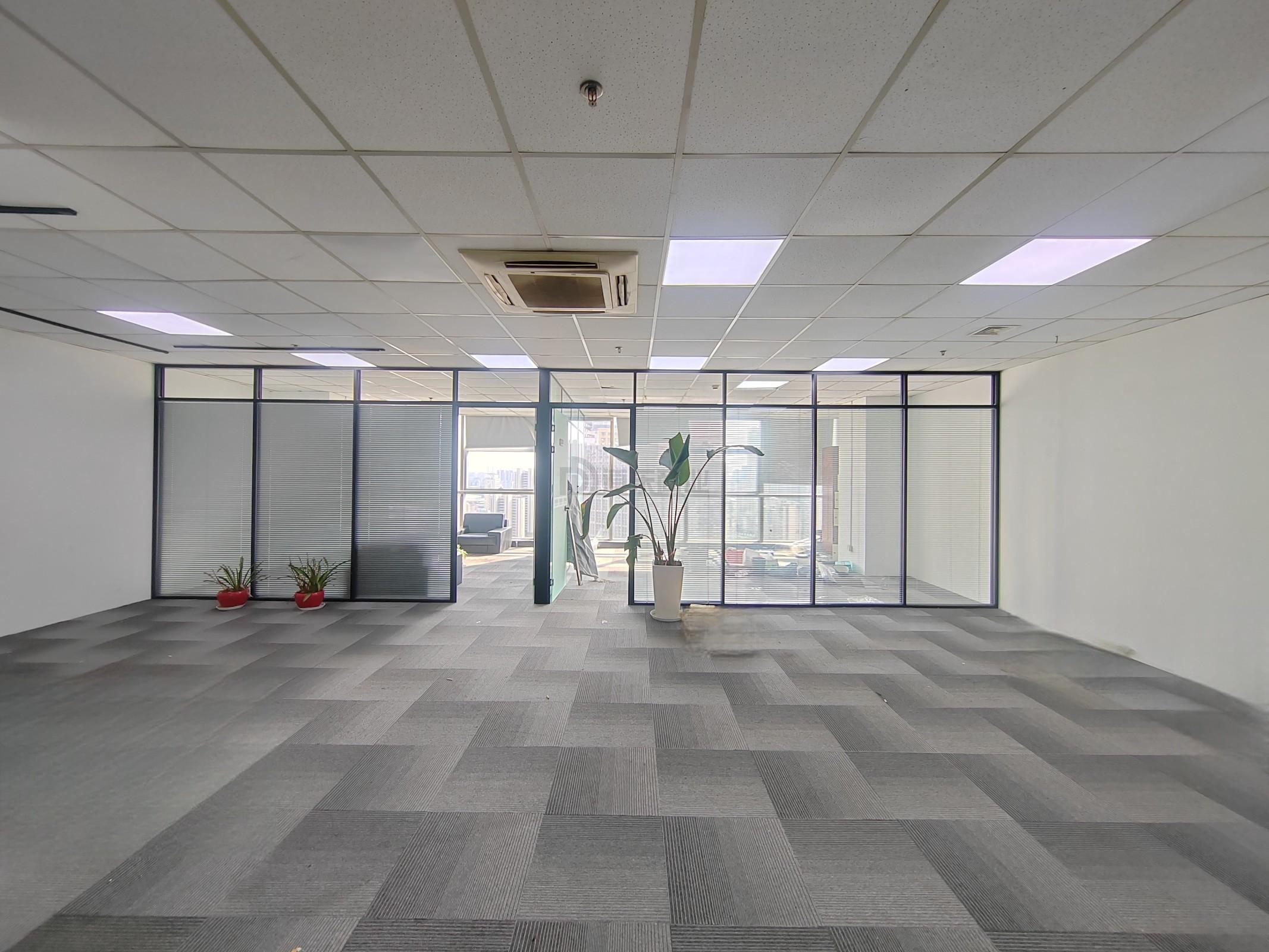 华仁凤凰城面积151平