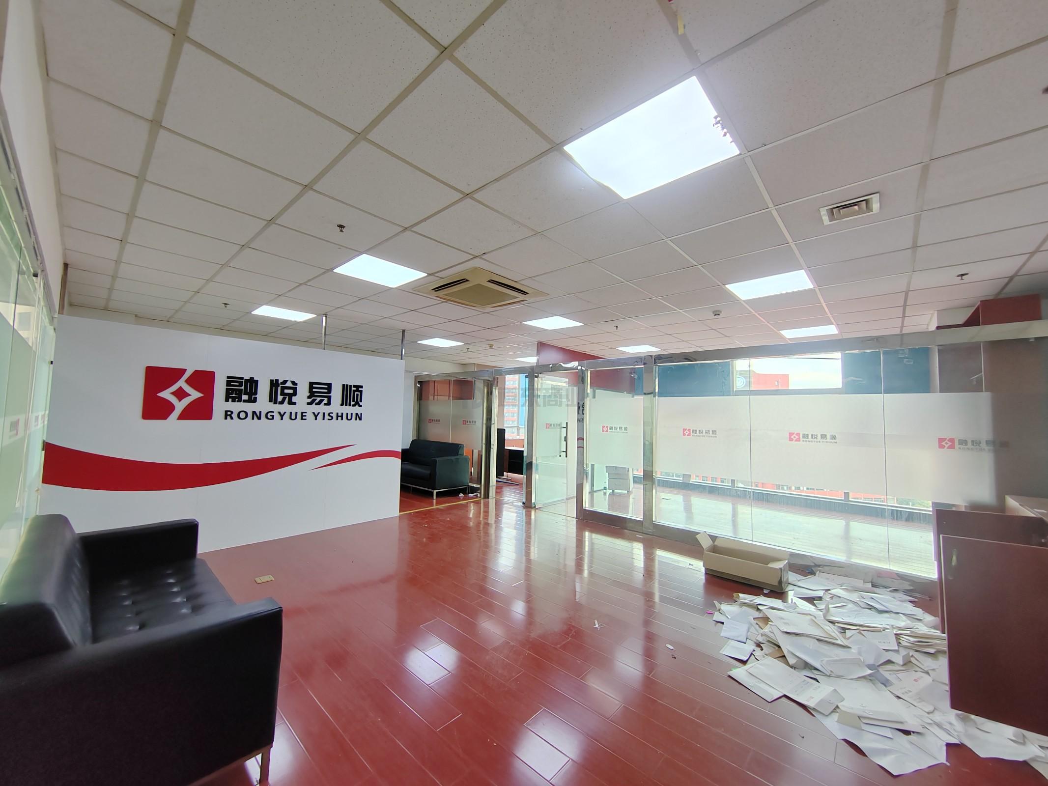 华仁凤凰城110平米办公室出租