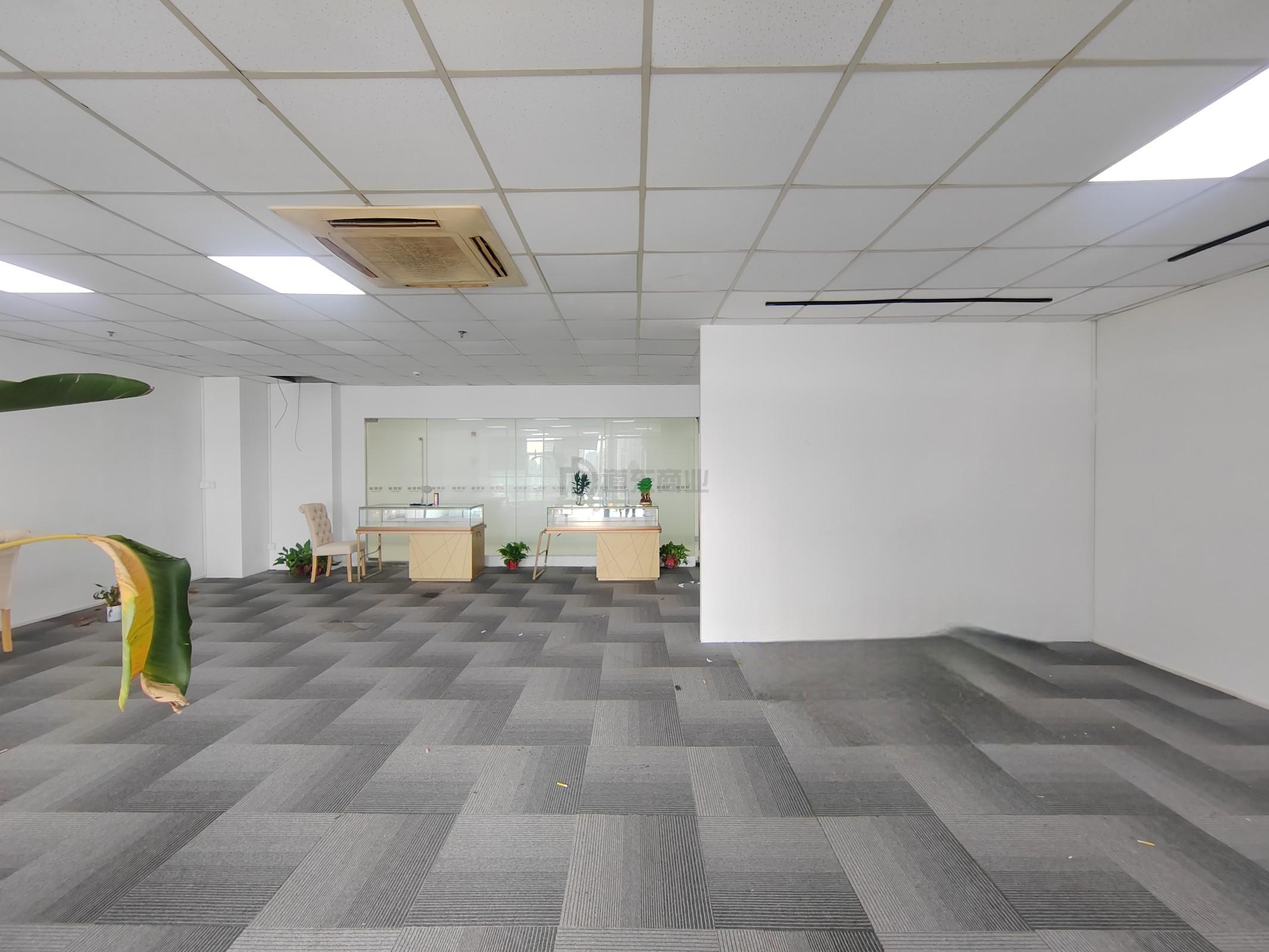 华仁凤凰城面积151平