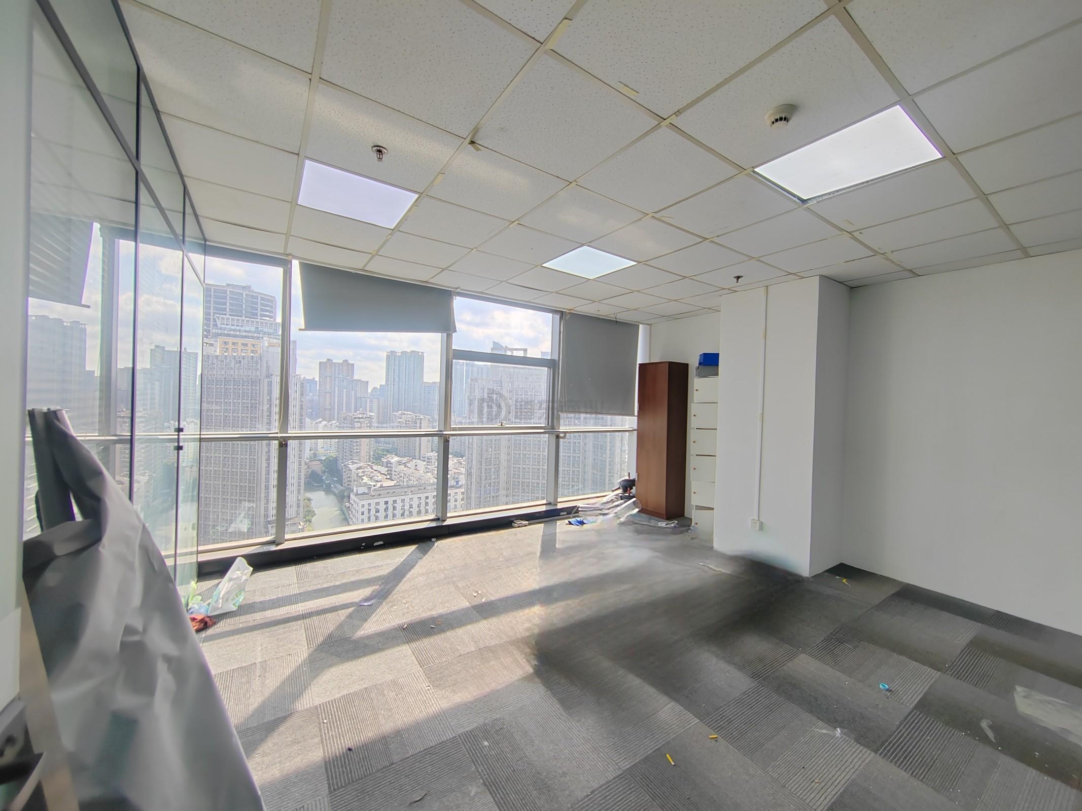 华仁凤凰城面积151平