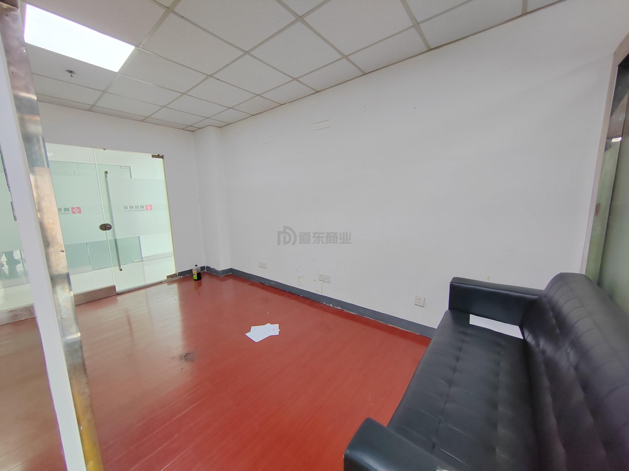 华仁凤凰城面积110平