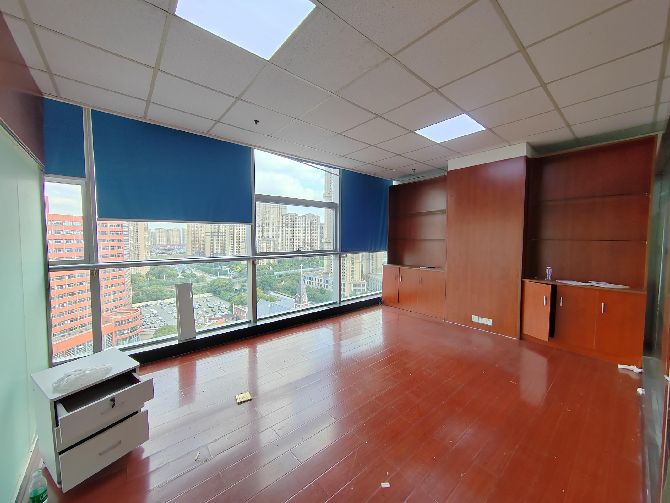 华仁凤凰城面积110平