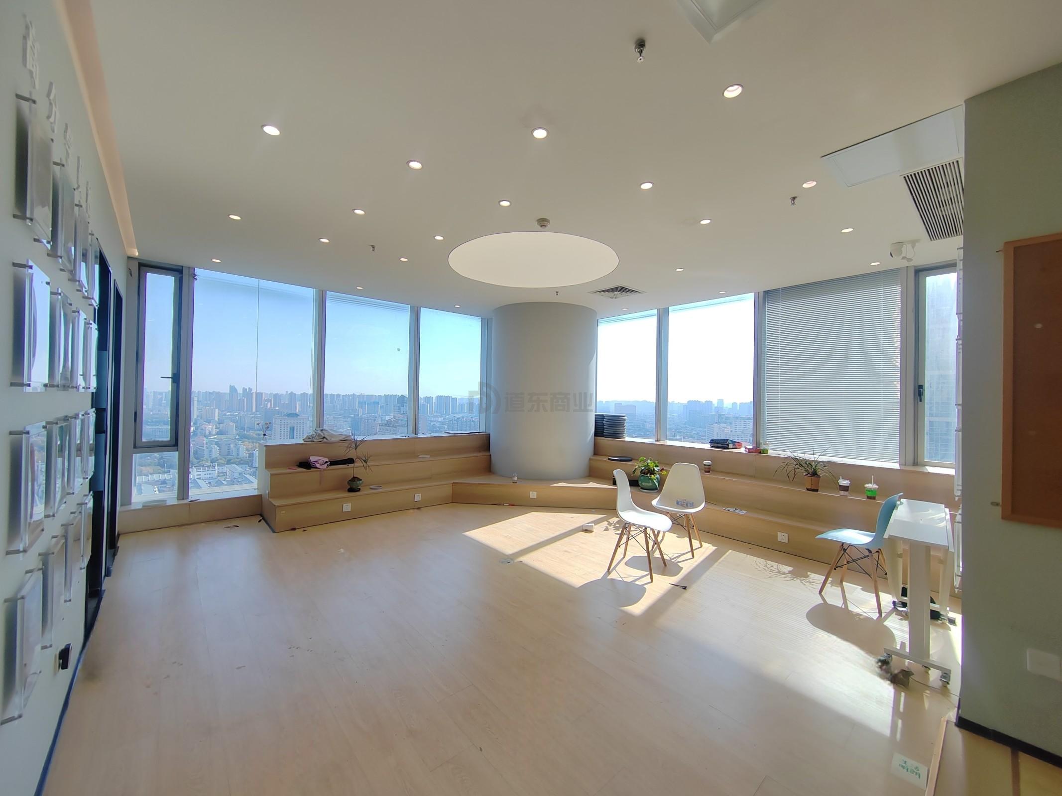 苏宁广场面积163平