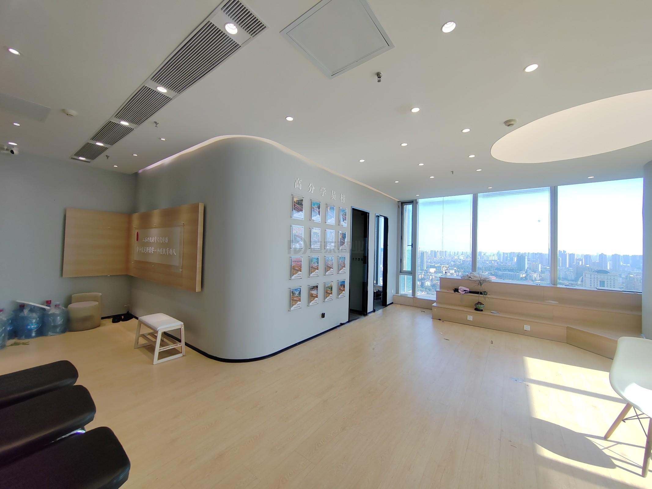 苏宁广场面积163平