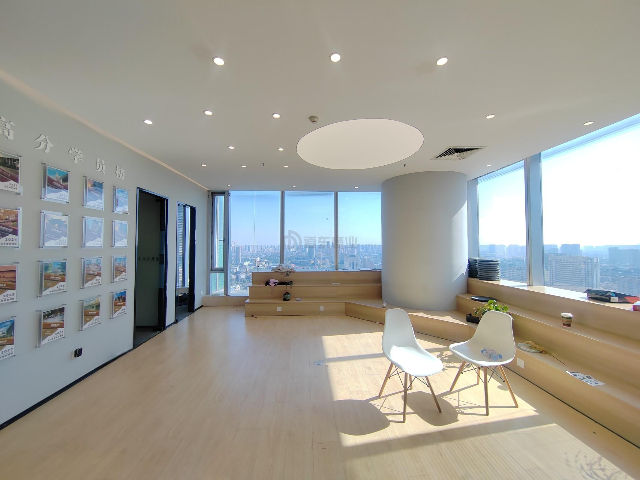 苏宁广场面积163平