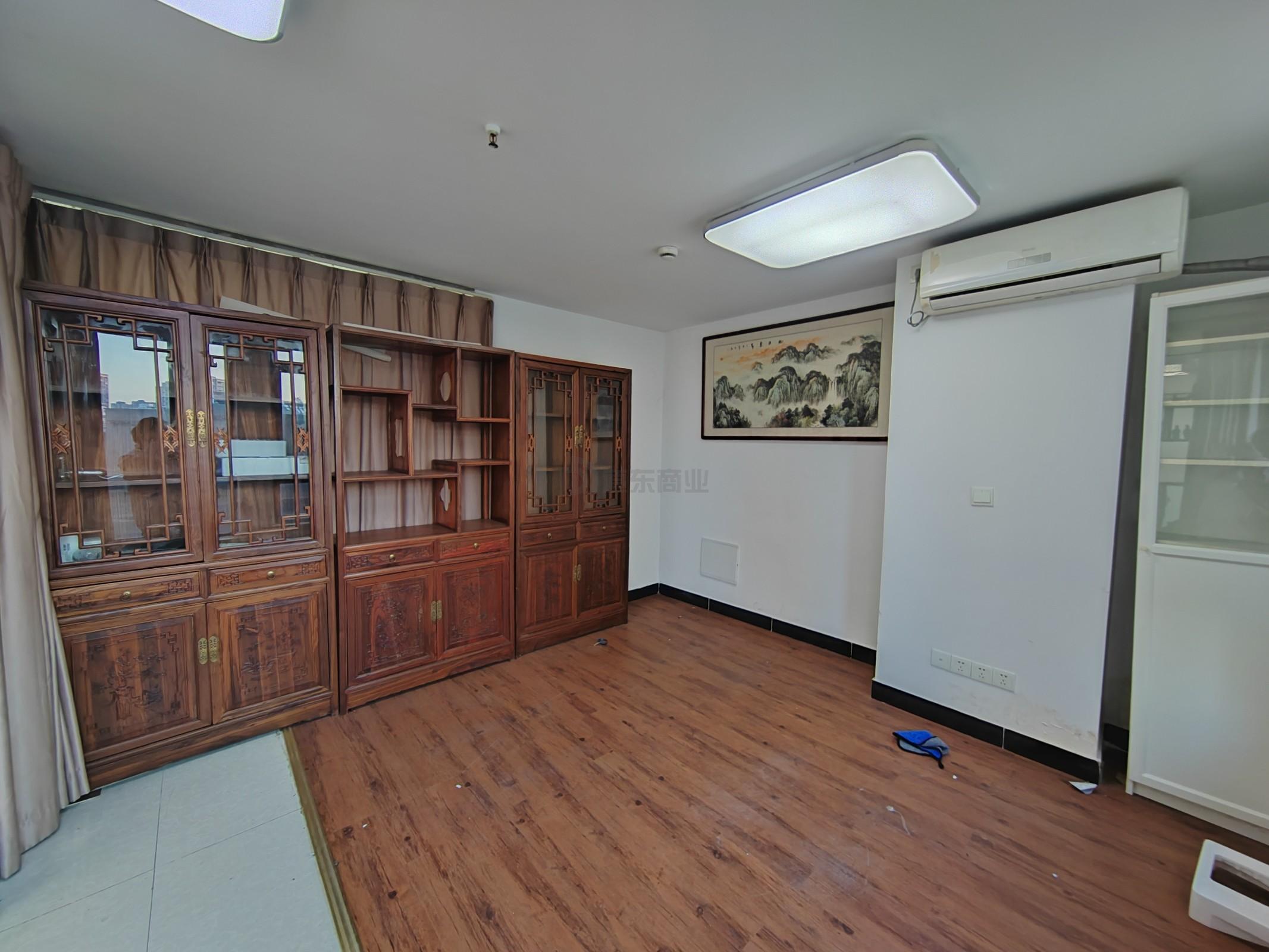 苏宁天御广场面积70平