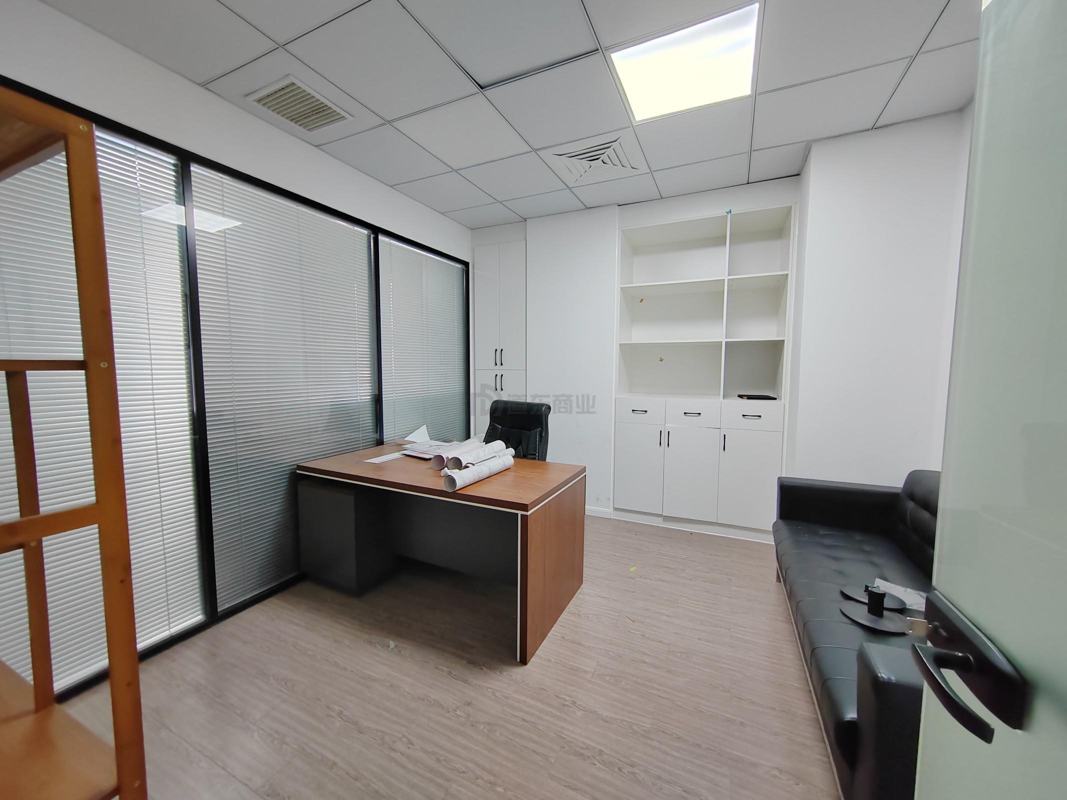 苏宁天御广场面积300平