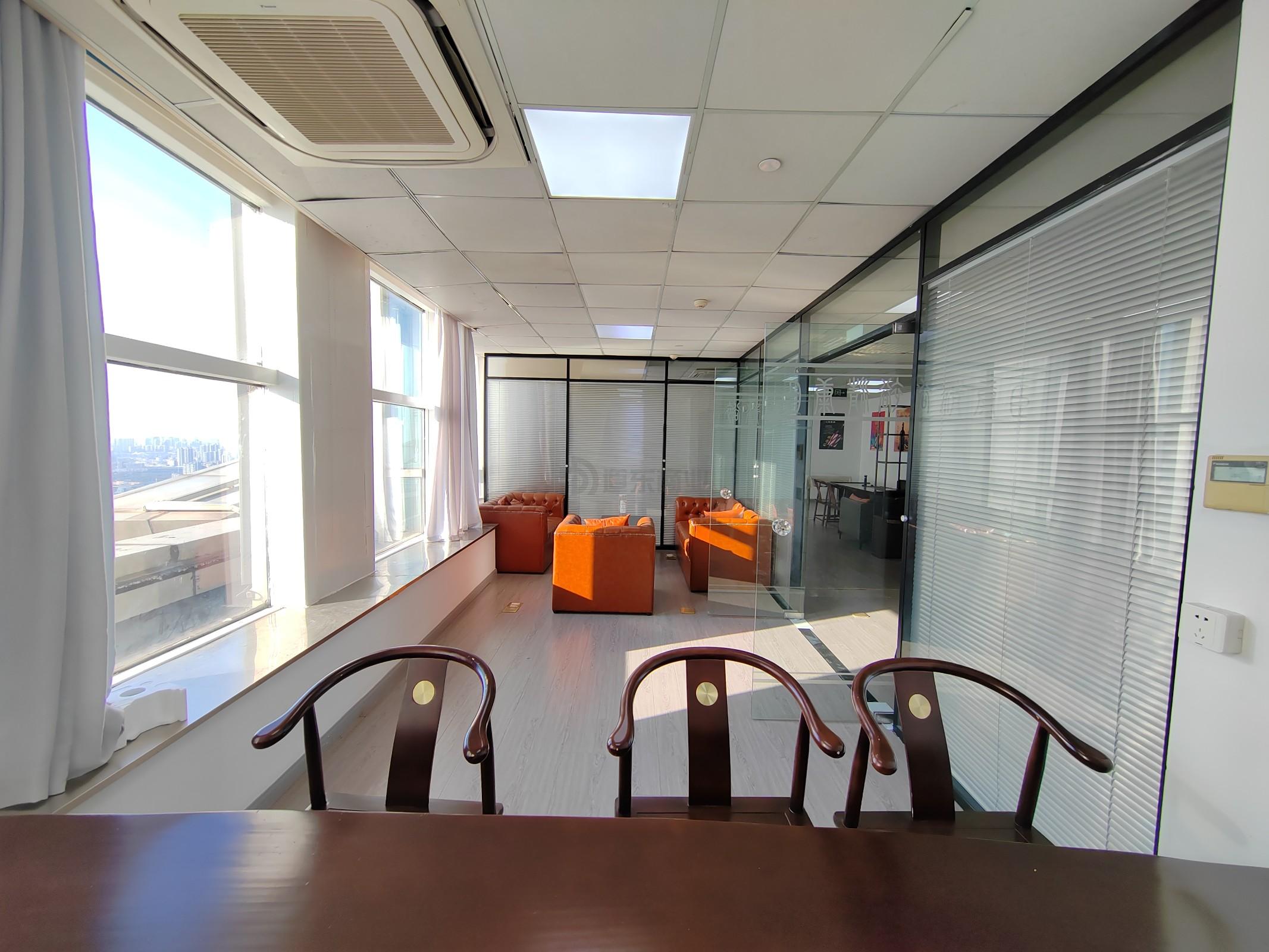 红豆国际广场面积300平