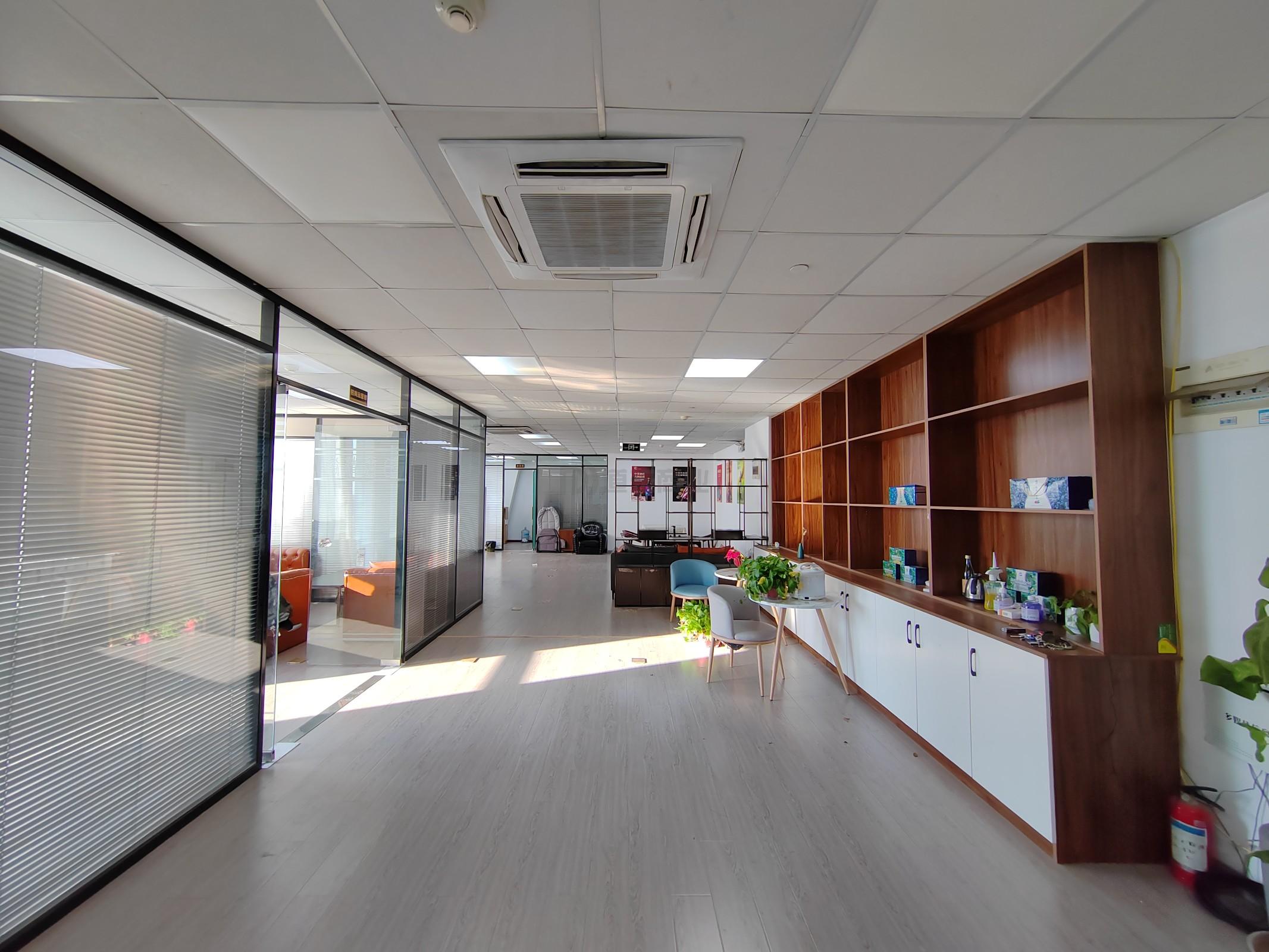 红豆国际广场面积300平