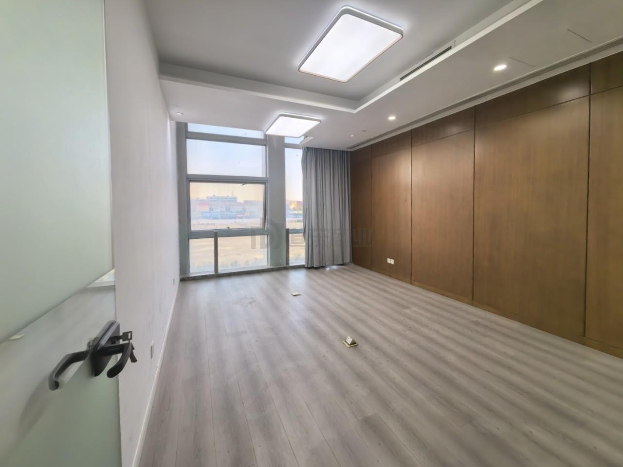 华发传感大厦面积93平