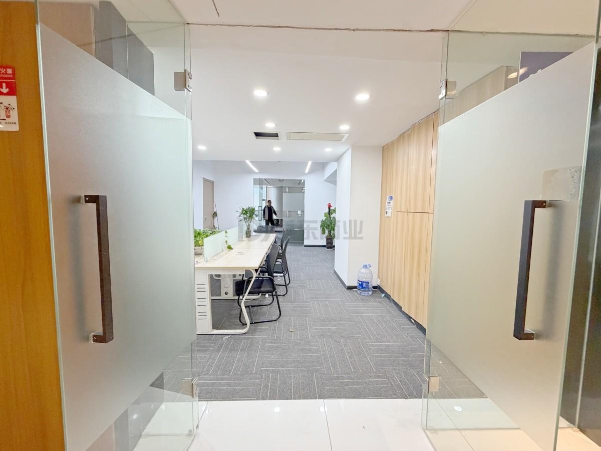 时代国际面积74平