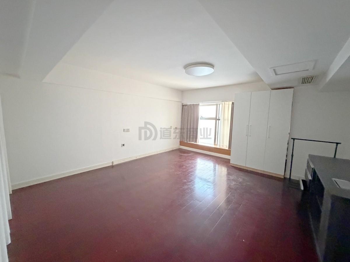 时代国际面积140平