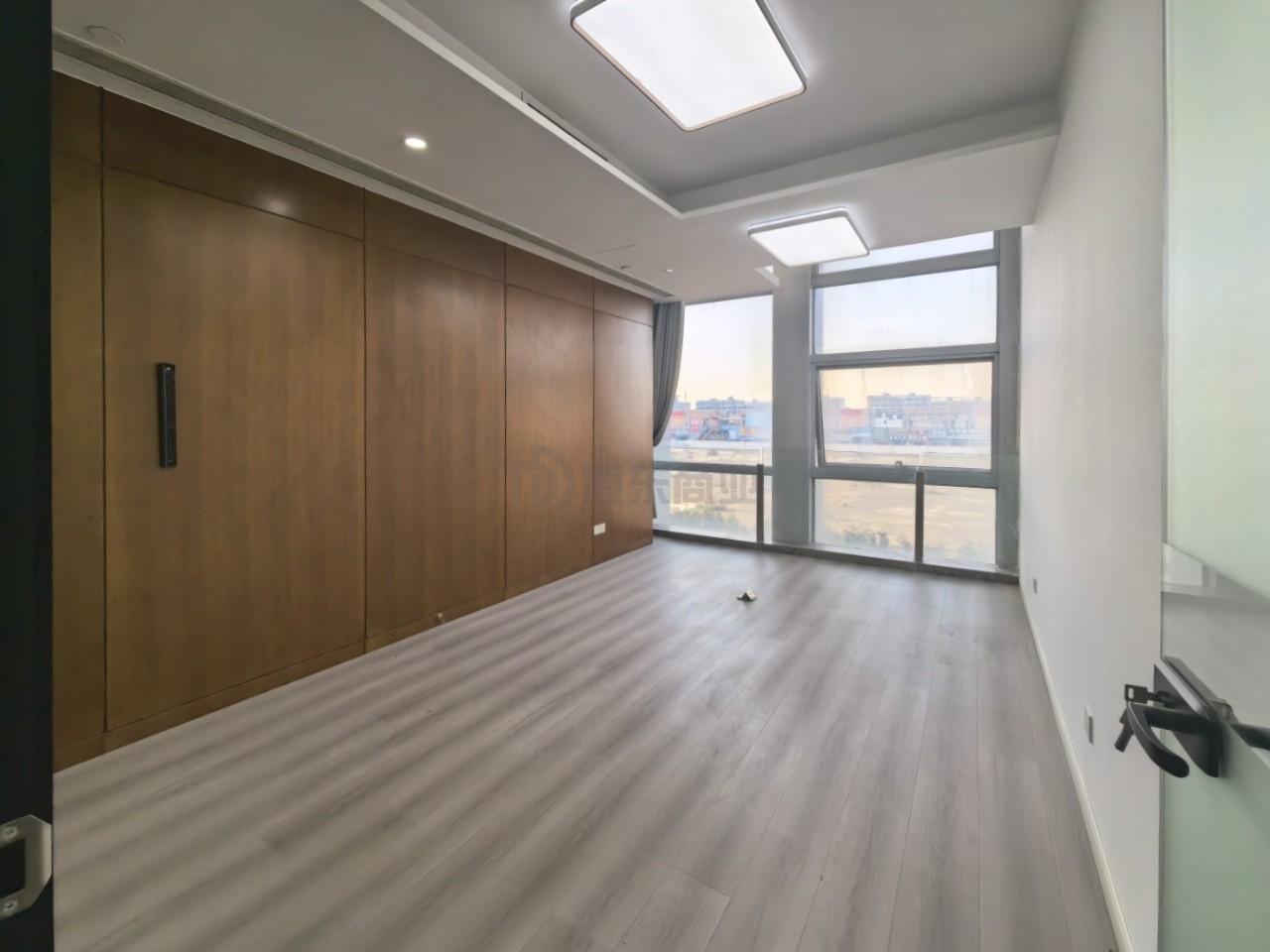 华发传感大厦面积93平