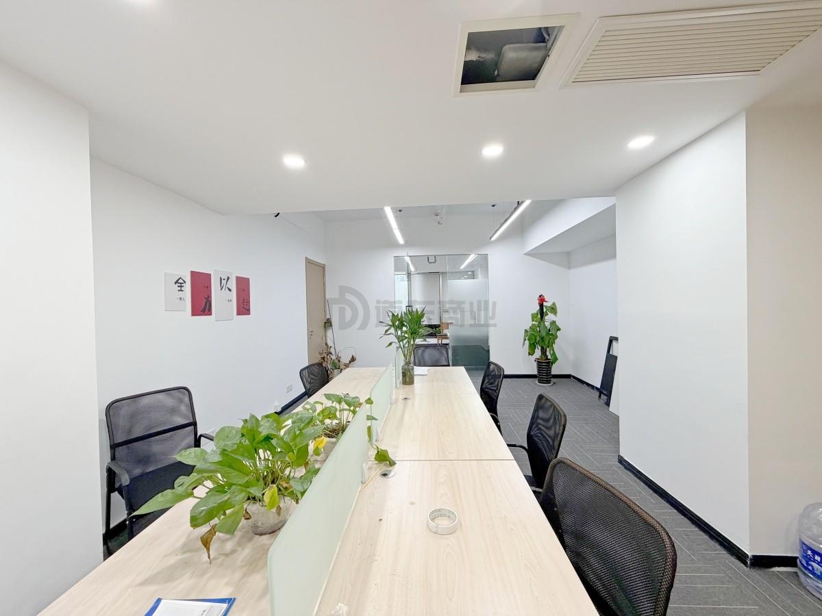 时代国际面积74平