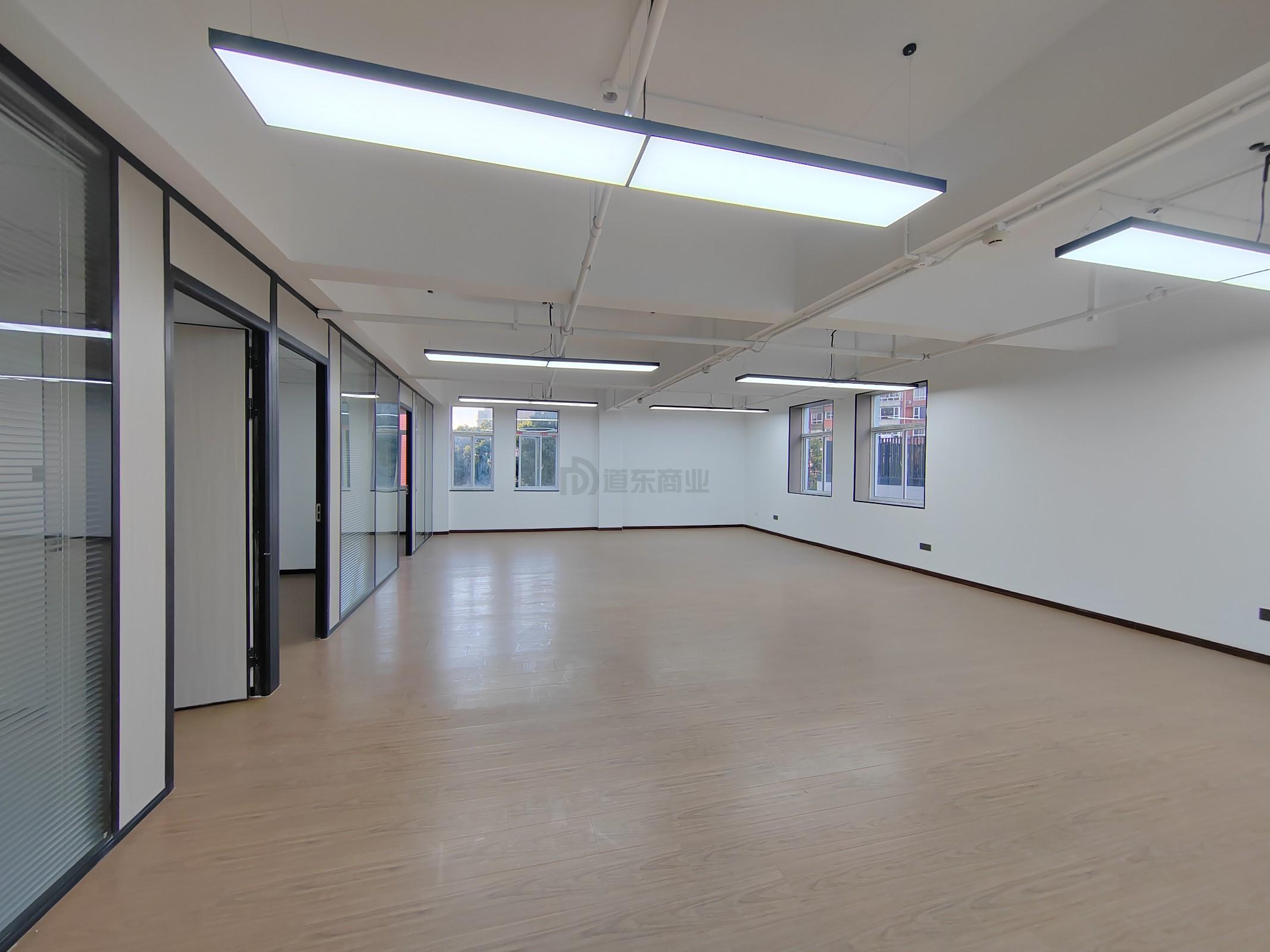 青童文化大厦面积303平