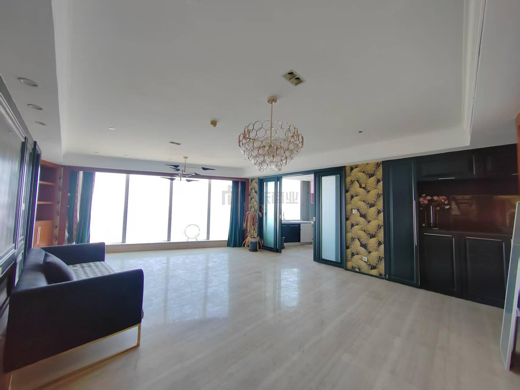 苏宁雅悦面积205平