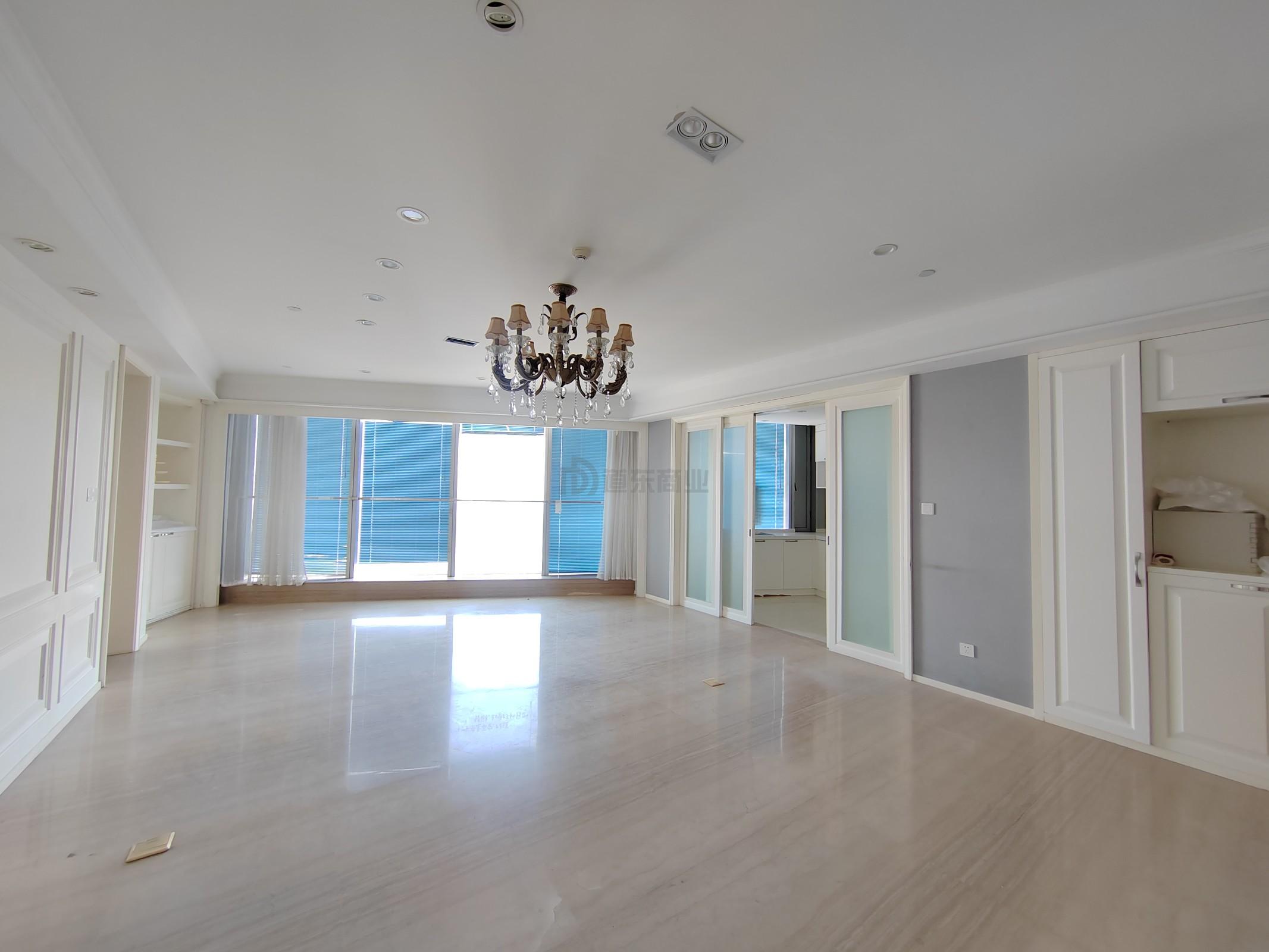 苏宁雅悦面积205平