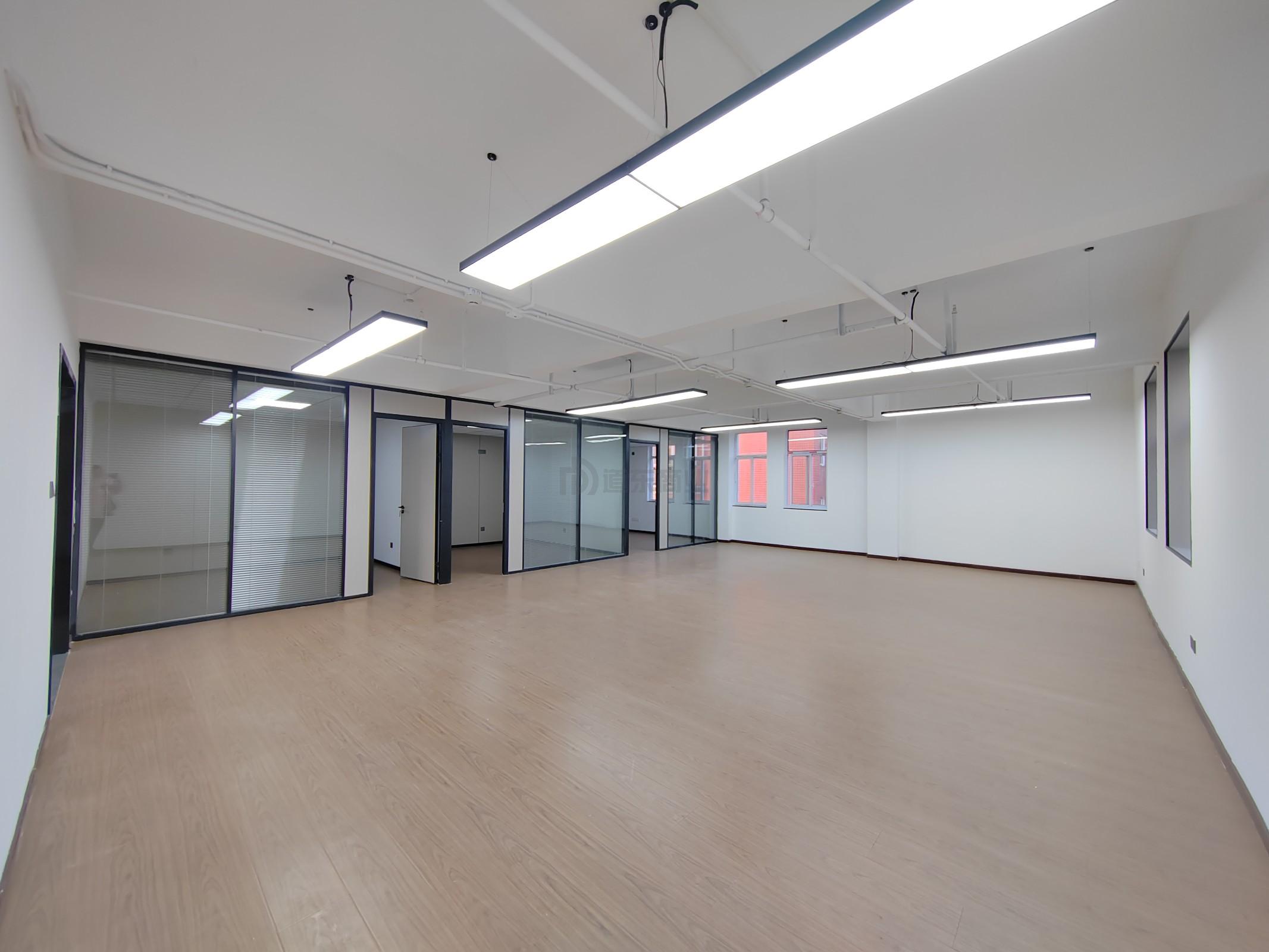 青童文化大厦面积303平