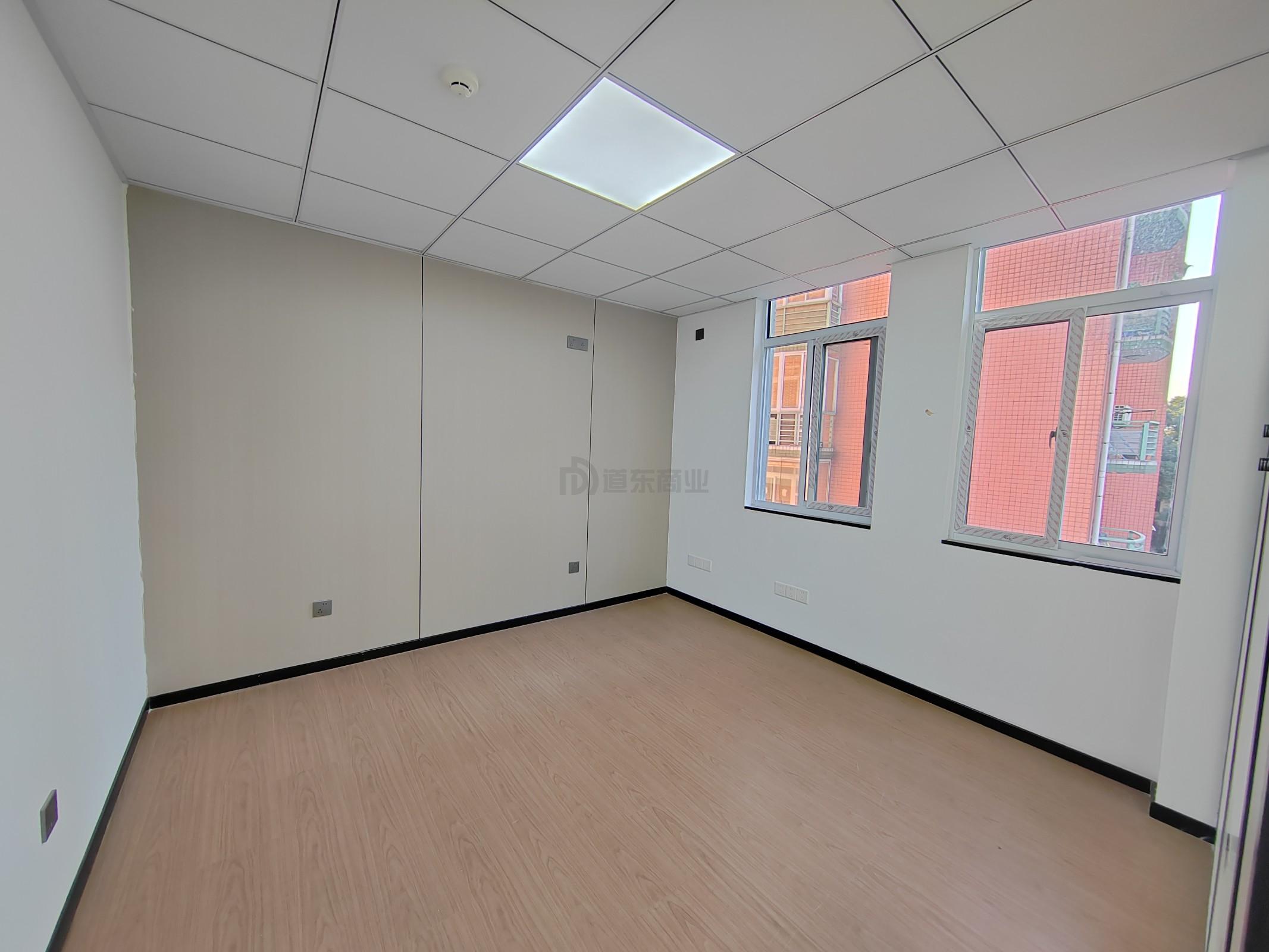 青童文化大厦面积303平