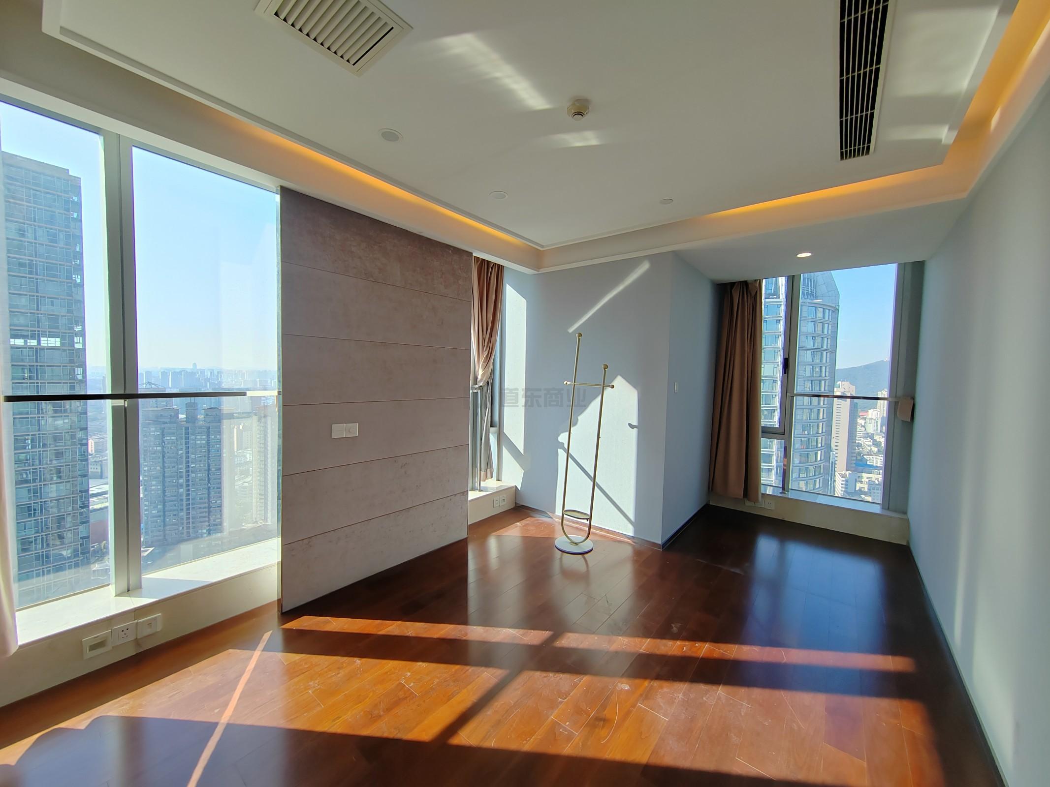 苏宁雅悦面积184平