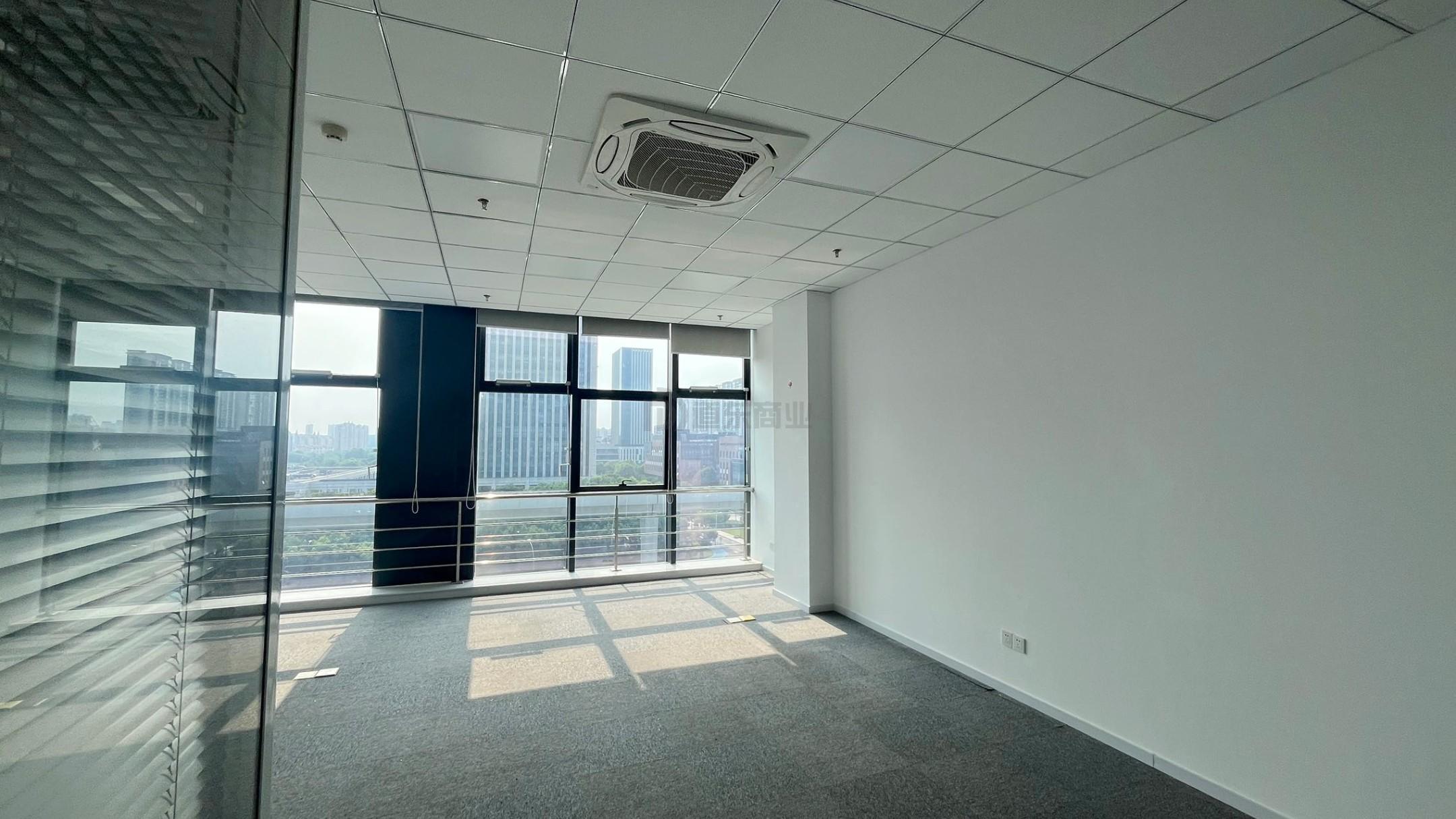 清华创业大厦面积326平