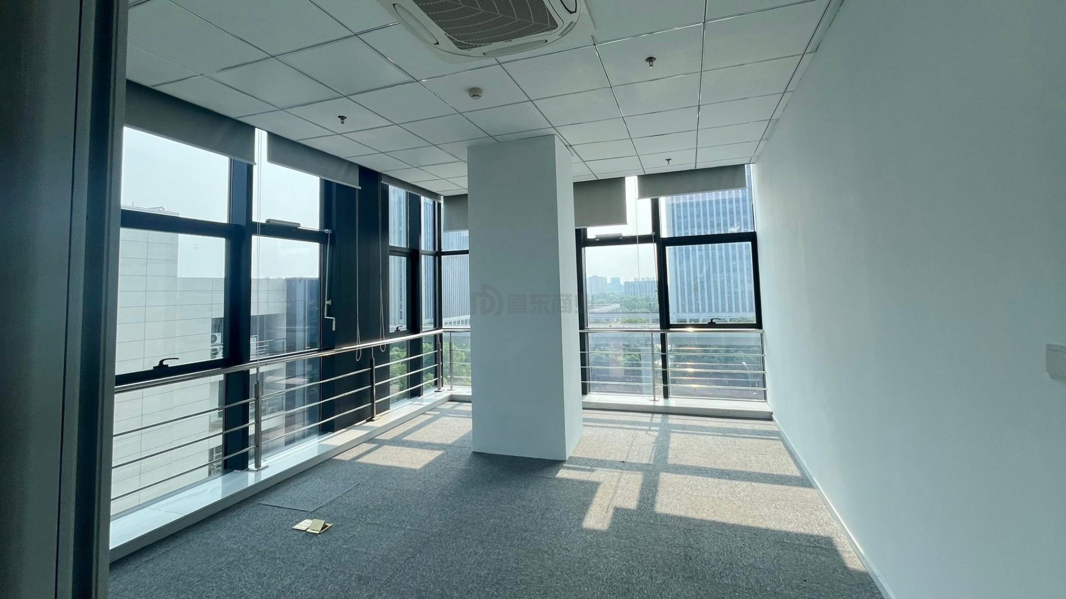 清华创业大厦面积326平