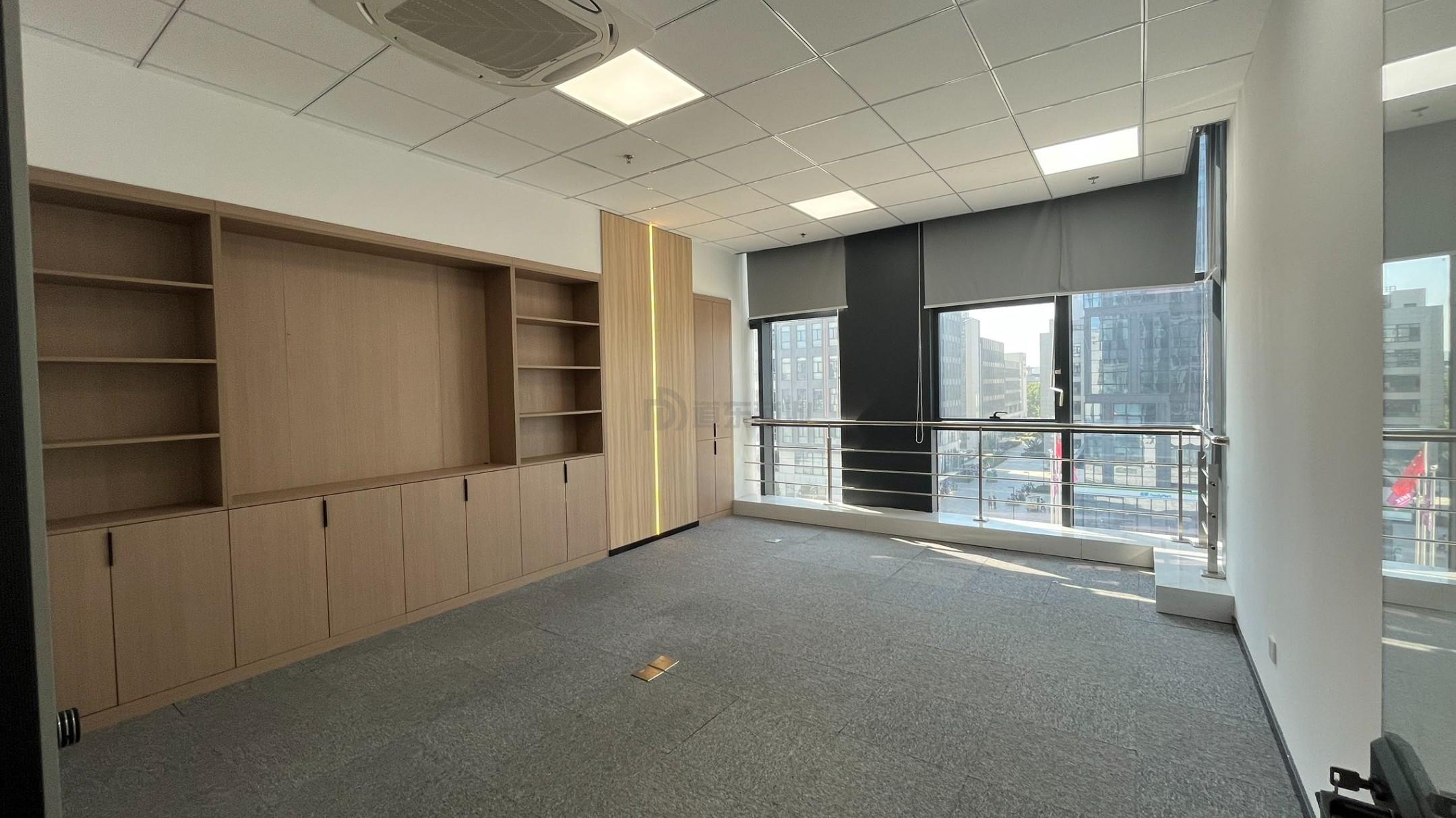 清华创业大厦面积214平