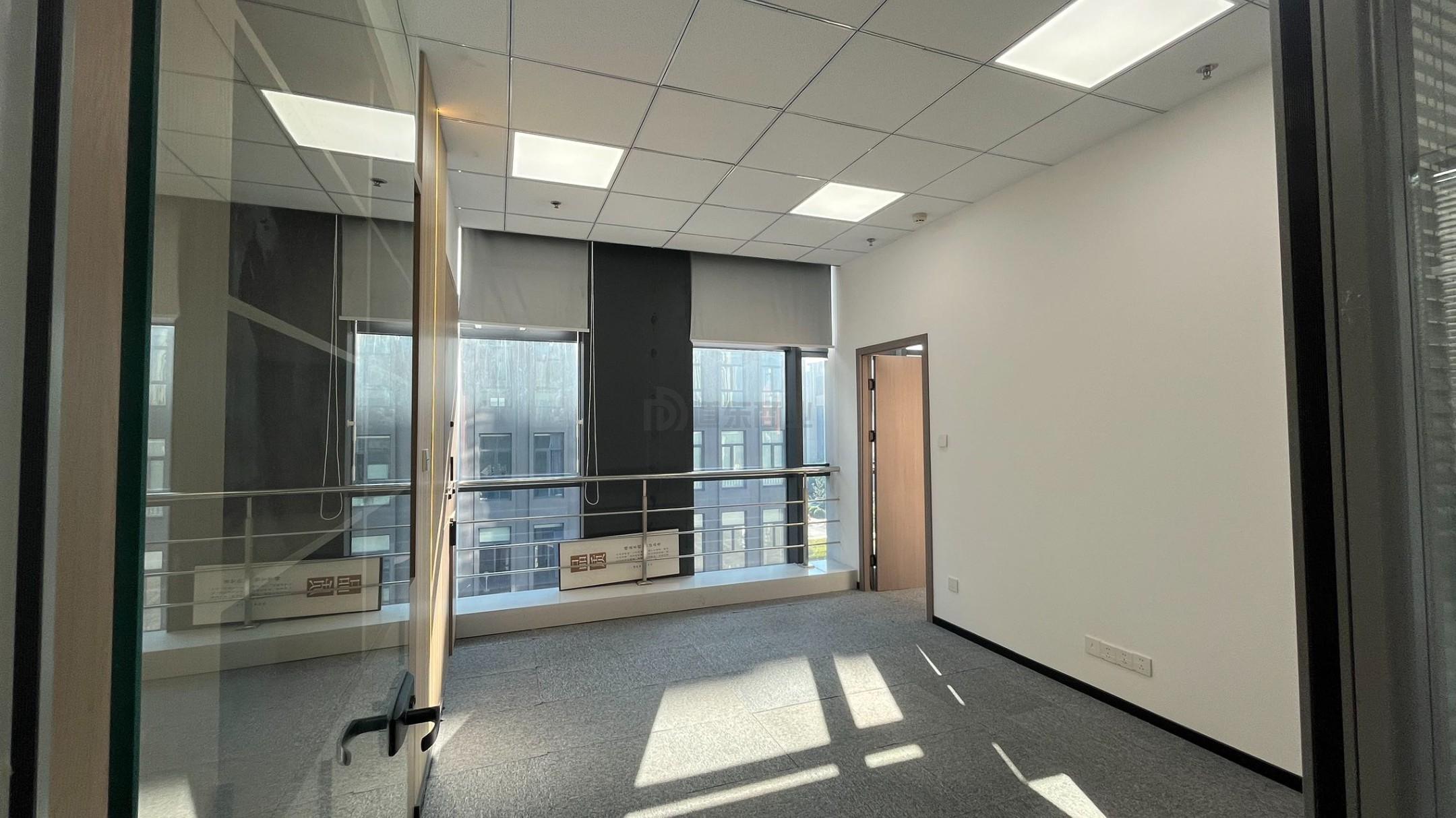 清华创业大厦面积214平