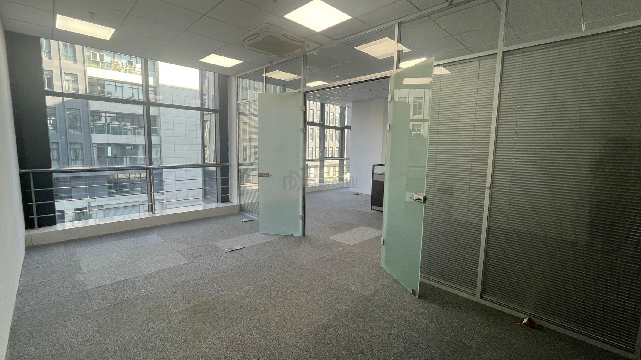 清华创业大厦面积155平