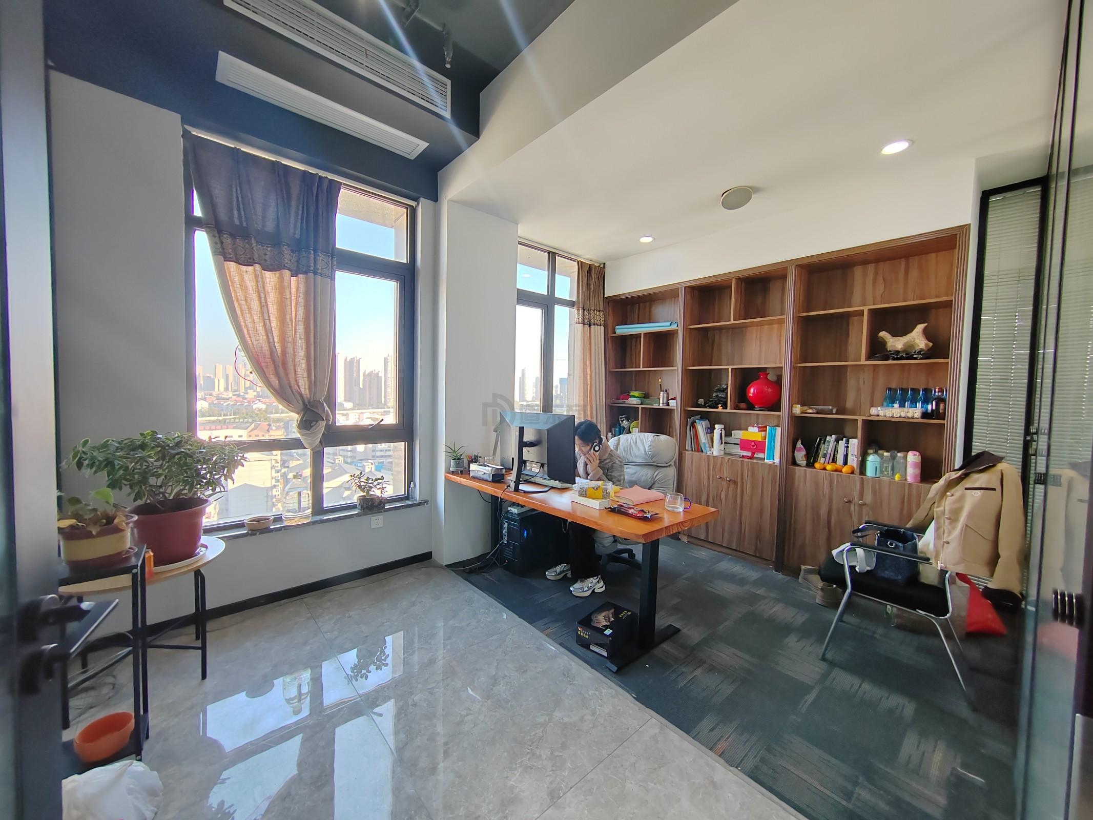 星海大厦面积225平