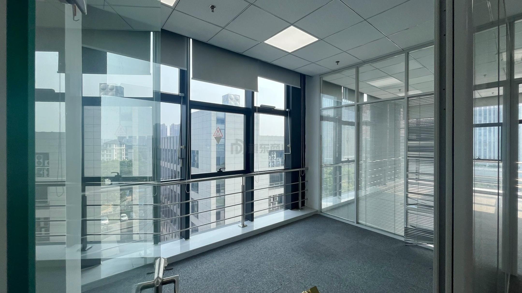 清华创业大厦面积326平