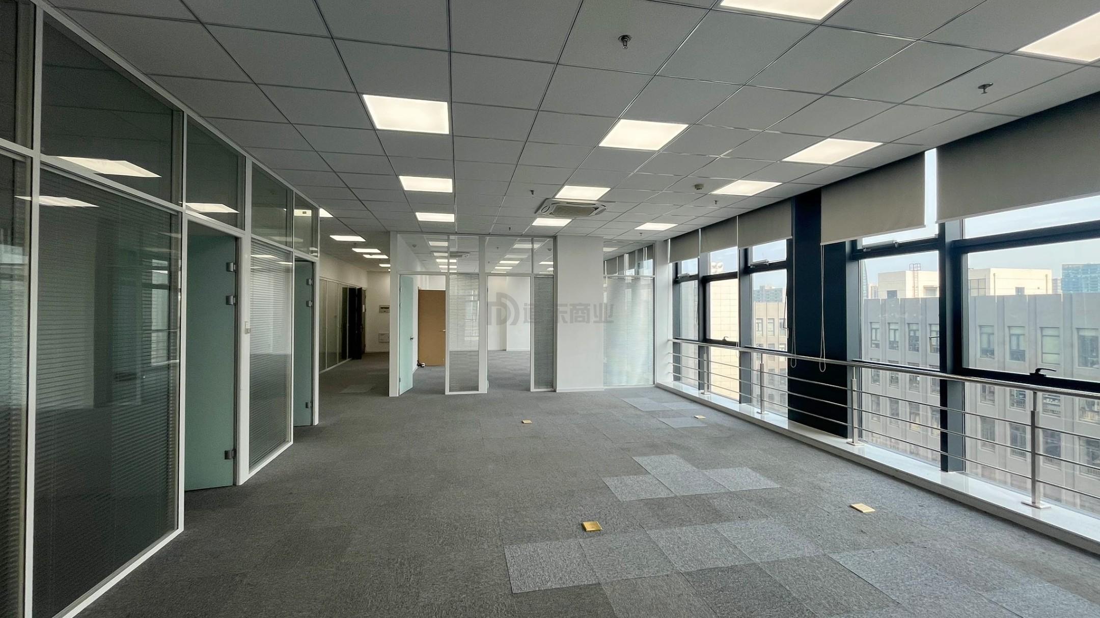 清华创业大厦面积326平