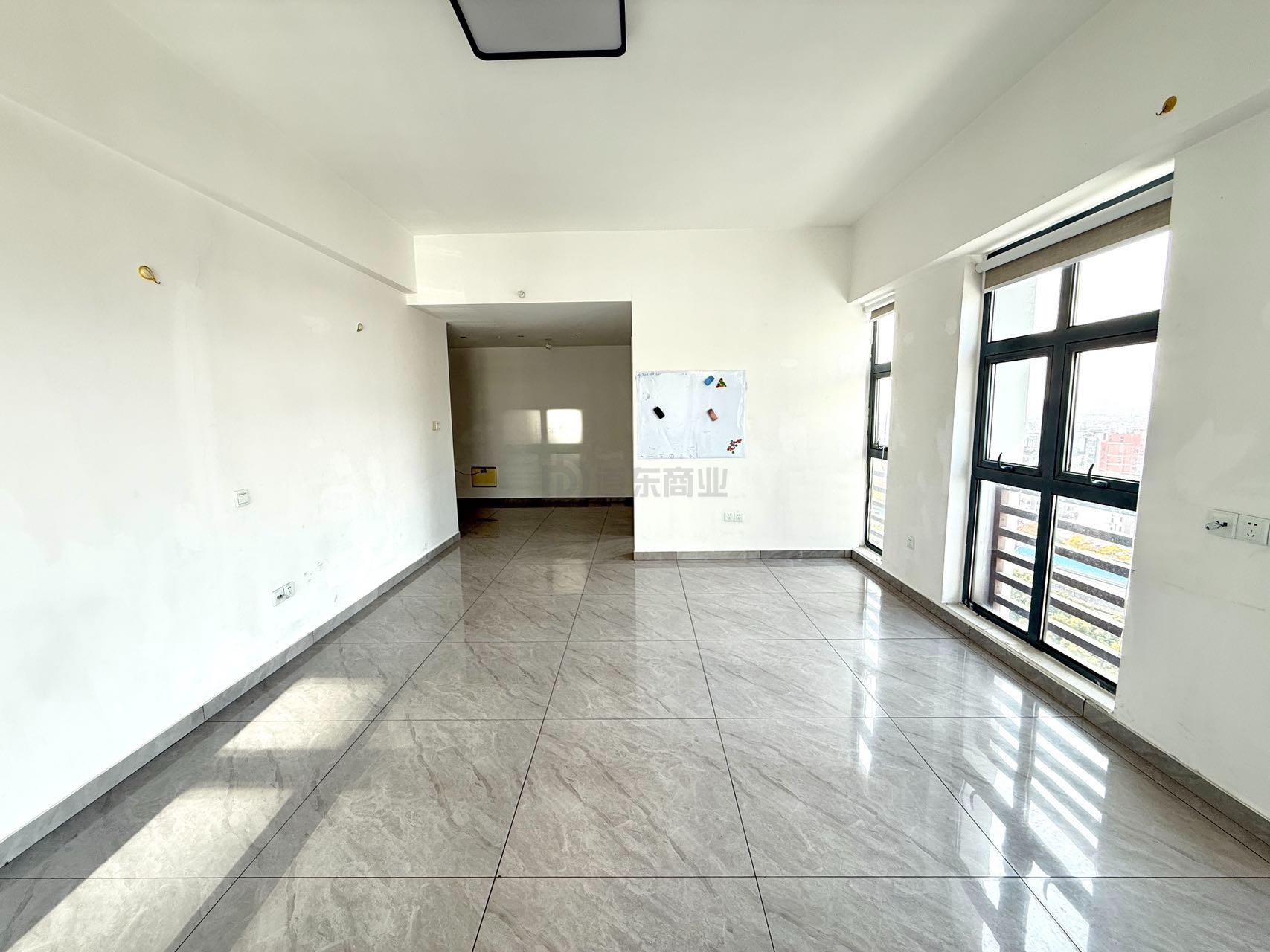 名品城面积61平