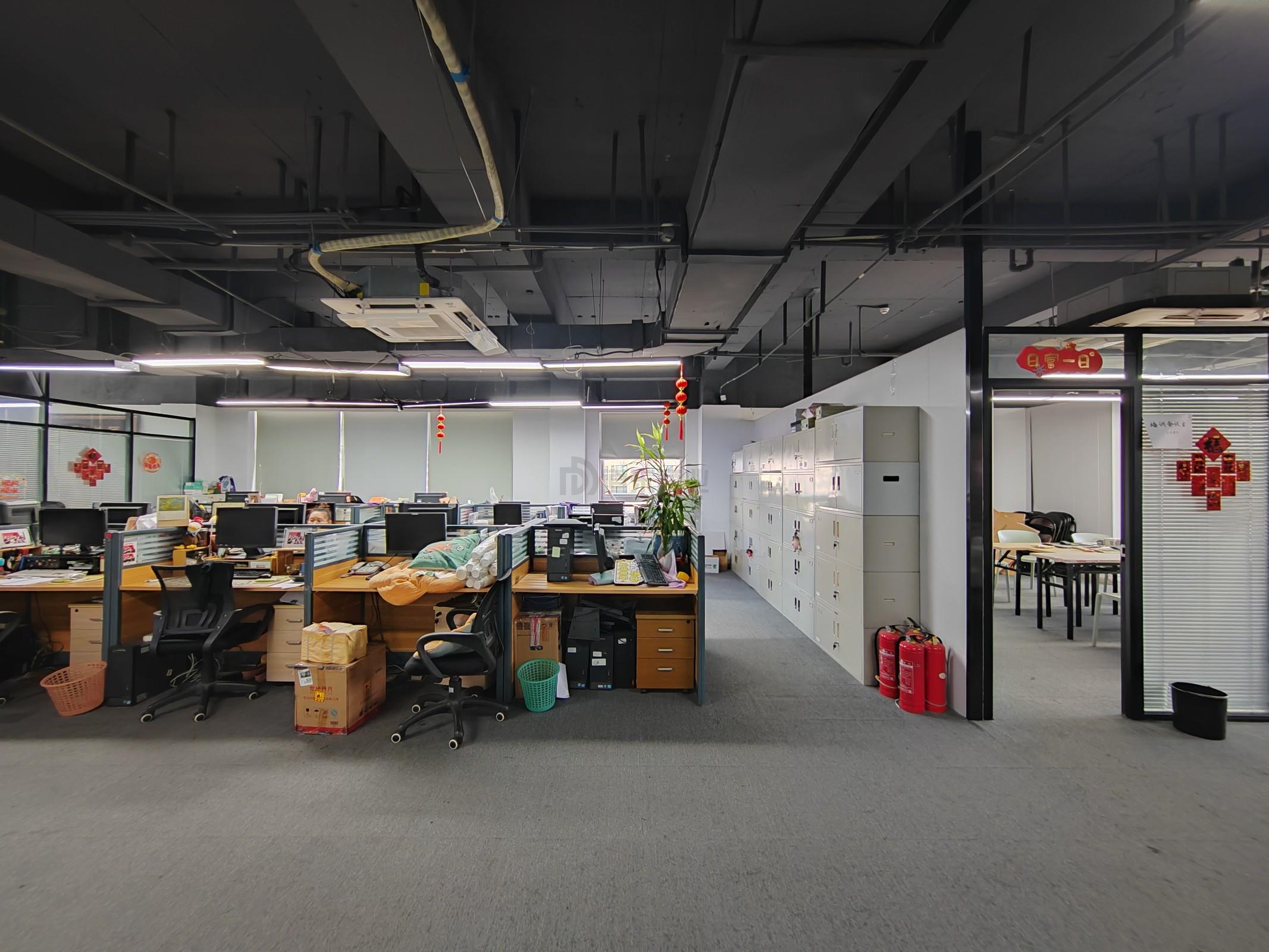 华仁凤凰城面积253平