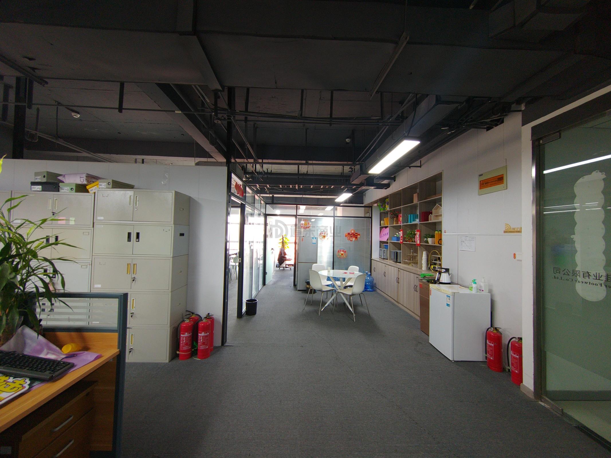 华仁凤凰城面积253平